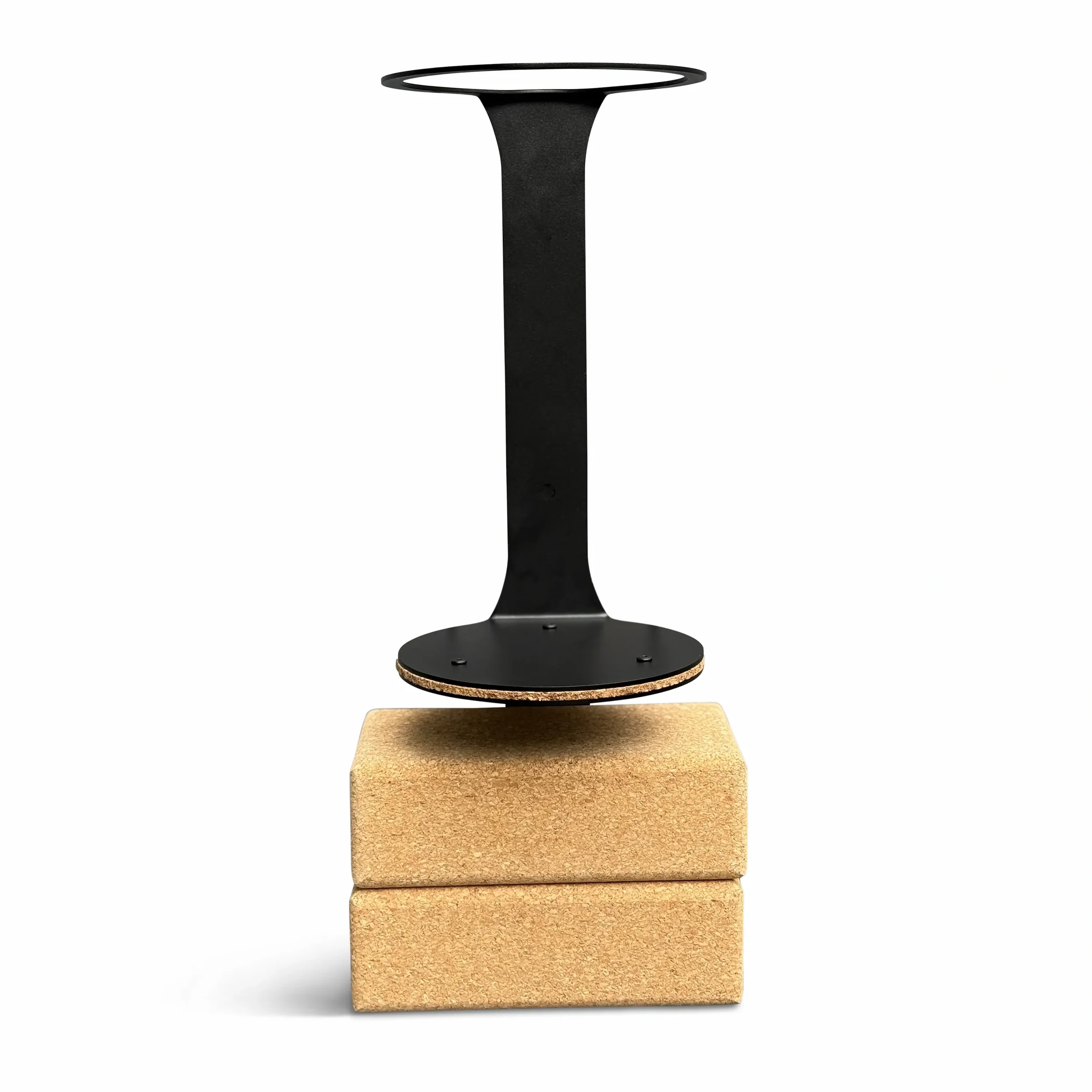 DuoBase Yogamattenhalterung Frontansicht mit Korkbloecken