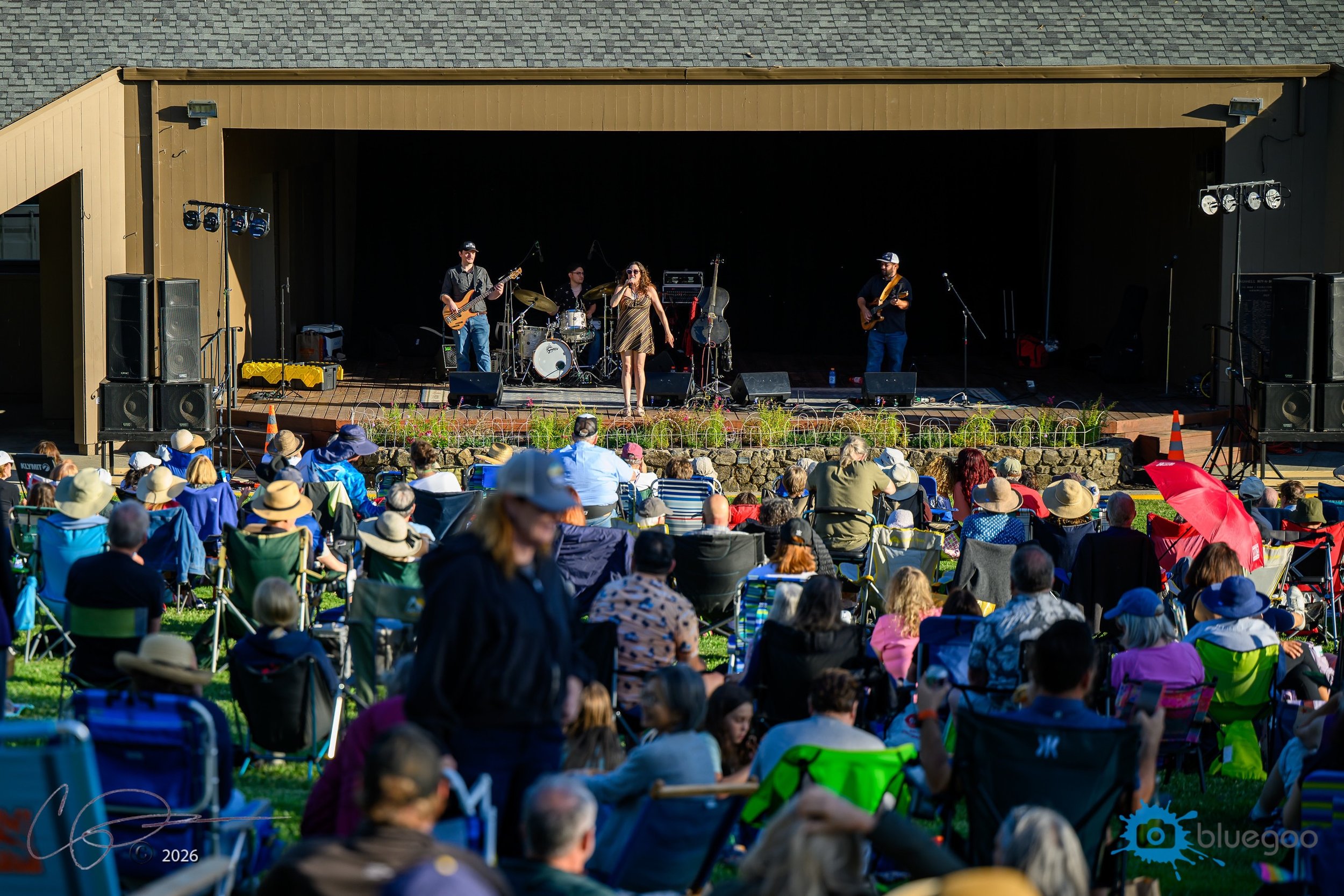 Had a a great time performing at Moraga Concerts in the Park a few weeks ago - thanks to everyone who came out!
Join us tomorrow at @napayard for the Not Loud Concert Country Boogie night with us and @thealexluceroband 

Tickets: NotLoudConcerts.com
