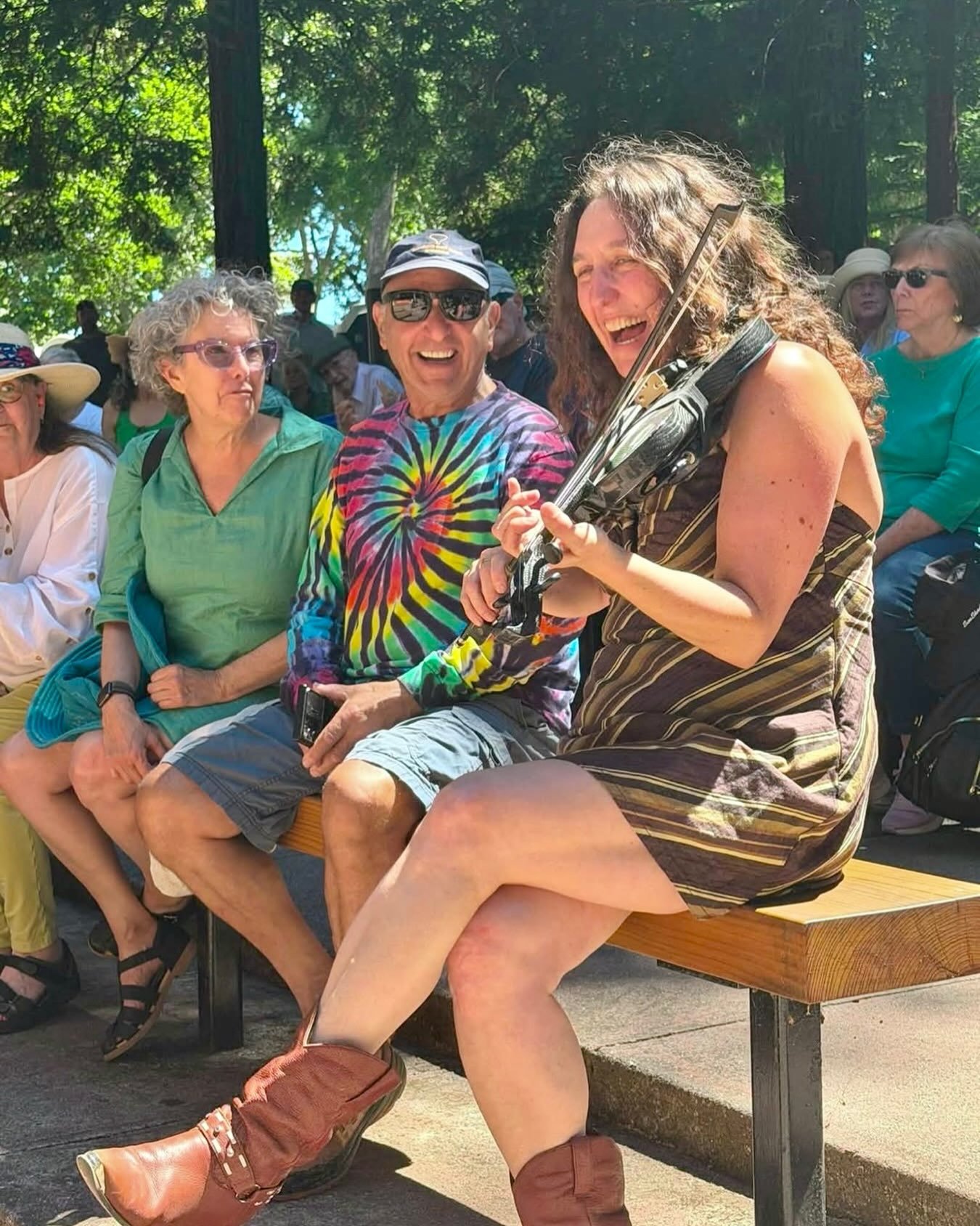 Sometimes we like to pop into the crowd during our show! 
Wanna see if we pop into the crowd this weekend? Check us out:

Sausalito - Sausalito Seahorse (with the Death and Taxes Swing Band) - Aug 28

Benicia - Museum of History Benicia - Aug 29

La 