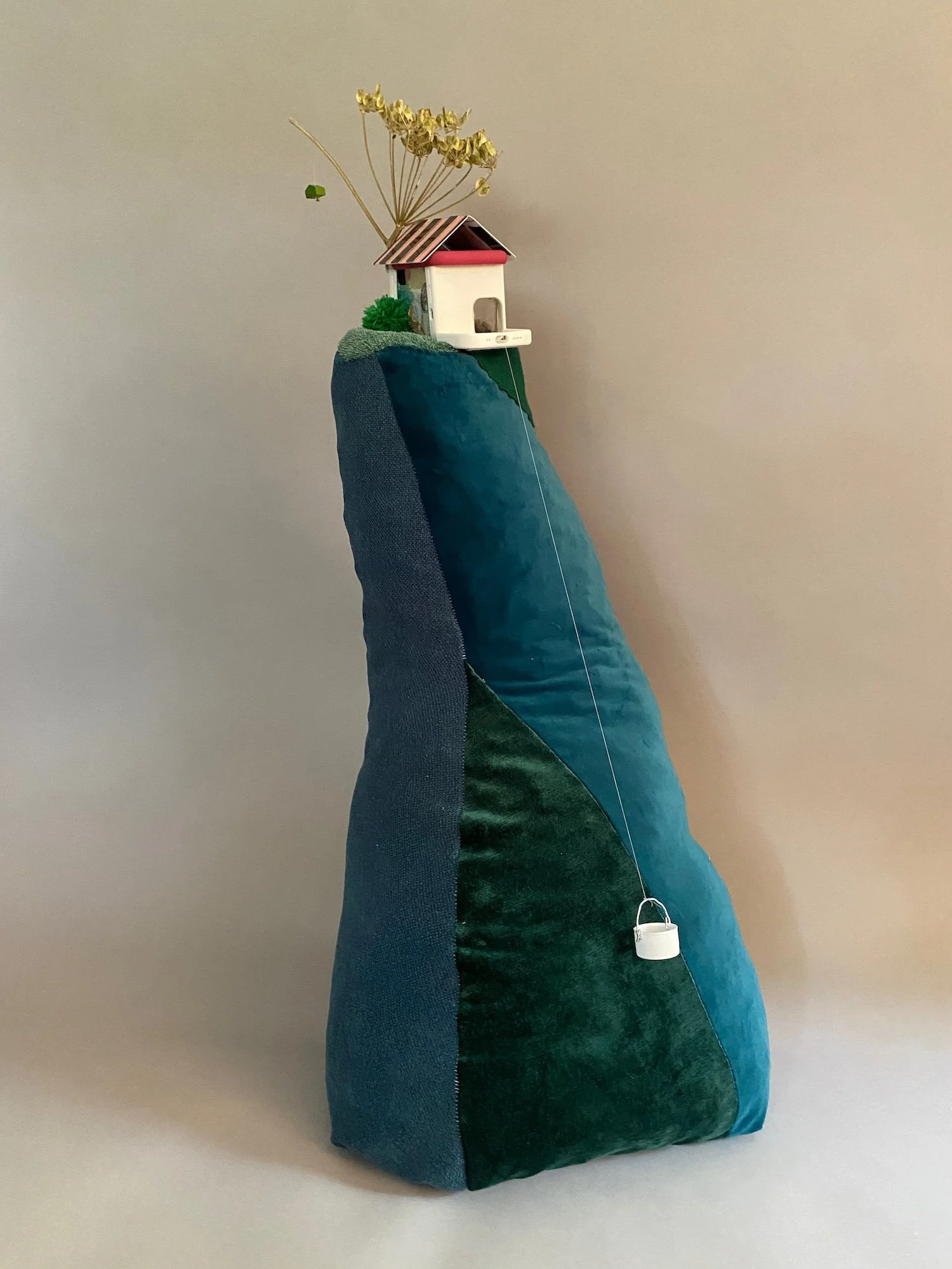 Aerie 30" x 16" x 14"