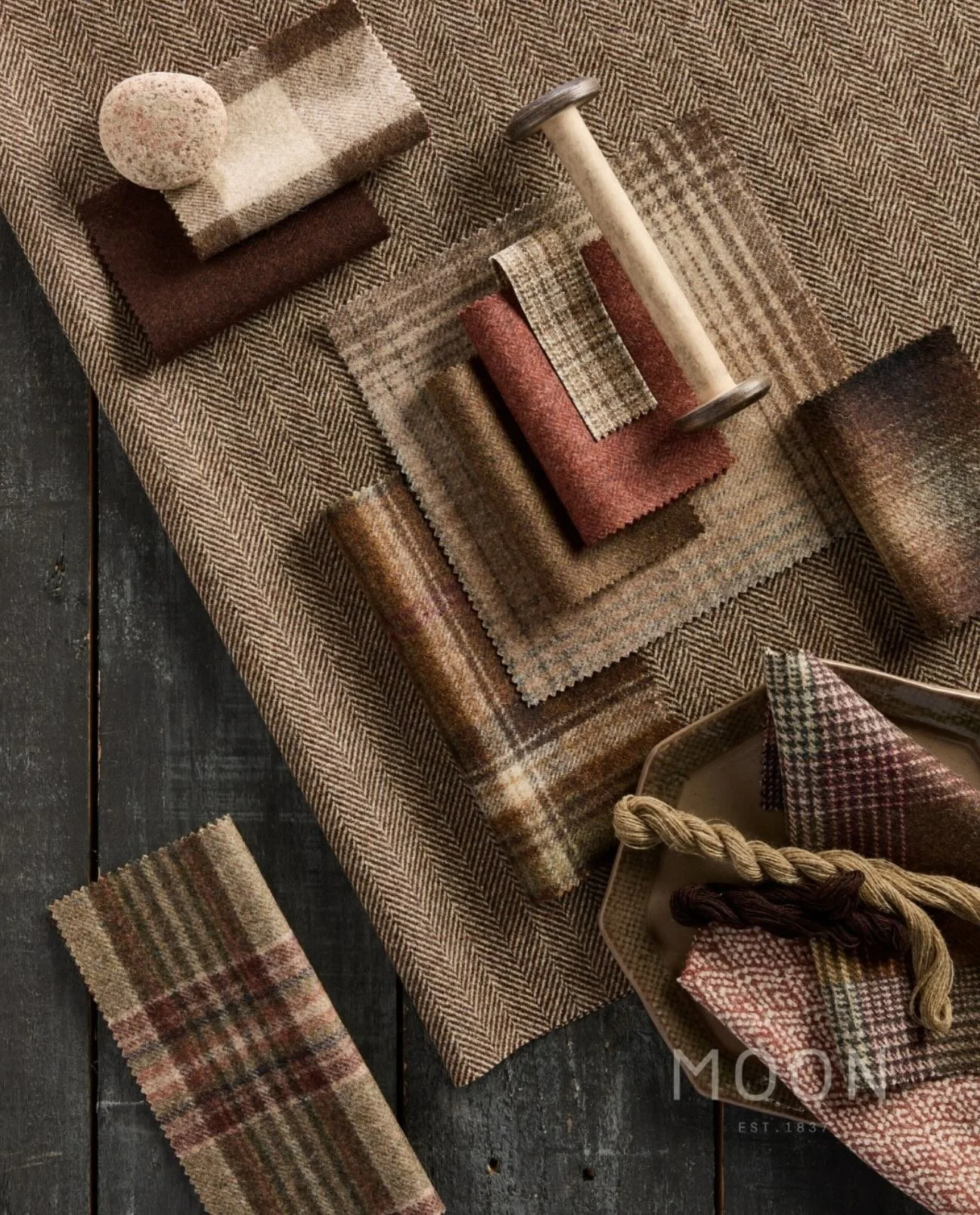 Thanksgiving ready with Moon fabrics &mdash; keeping things warm, muted, and perfectly seasonal🍂

~Featuring~ 
Holmes - Ochre
Ombre - Natural
Coates - Sage/Red

#abrahammoon #interiorfabrics #sustainablestyle♻️ #sustainablefabrics #choosewool #lovew