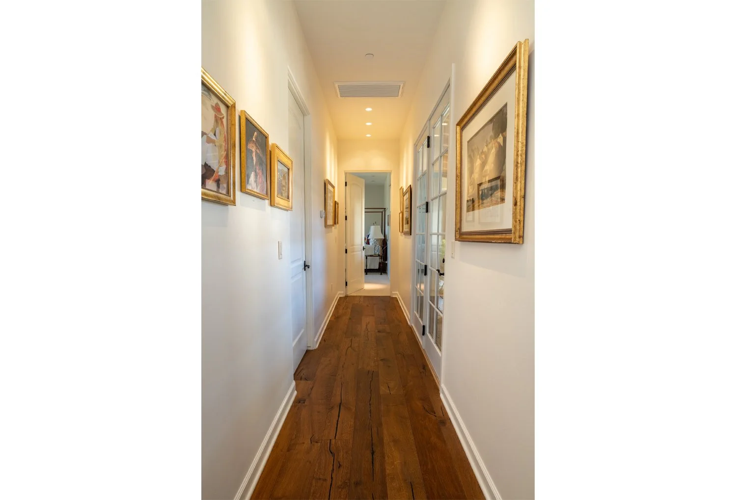 607a11530927716c9787ccf5_ORMONDE_CONSTRUCTION_CUSTOM_HOMES_CENTRAL_COAST_FRENCH_HALLWAY.jpg