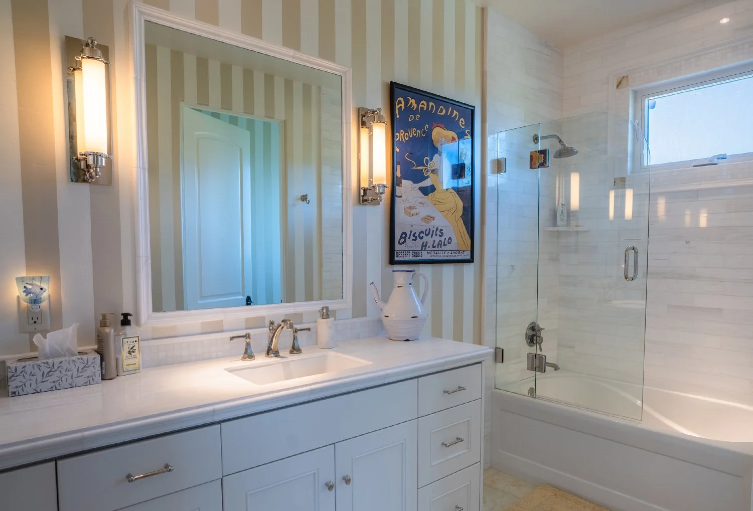 607a11530927712cf987ccf6_ORMONDE_CONSTRUCTION_CUSTOM_HOMES_CENTRAL_COAST_FRENCH_BATHROOM.jpg
