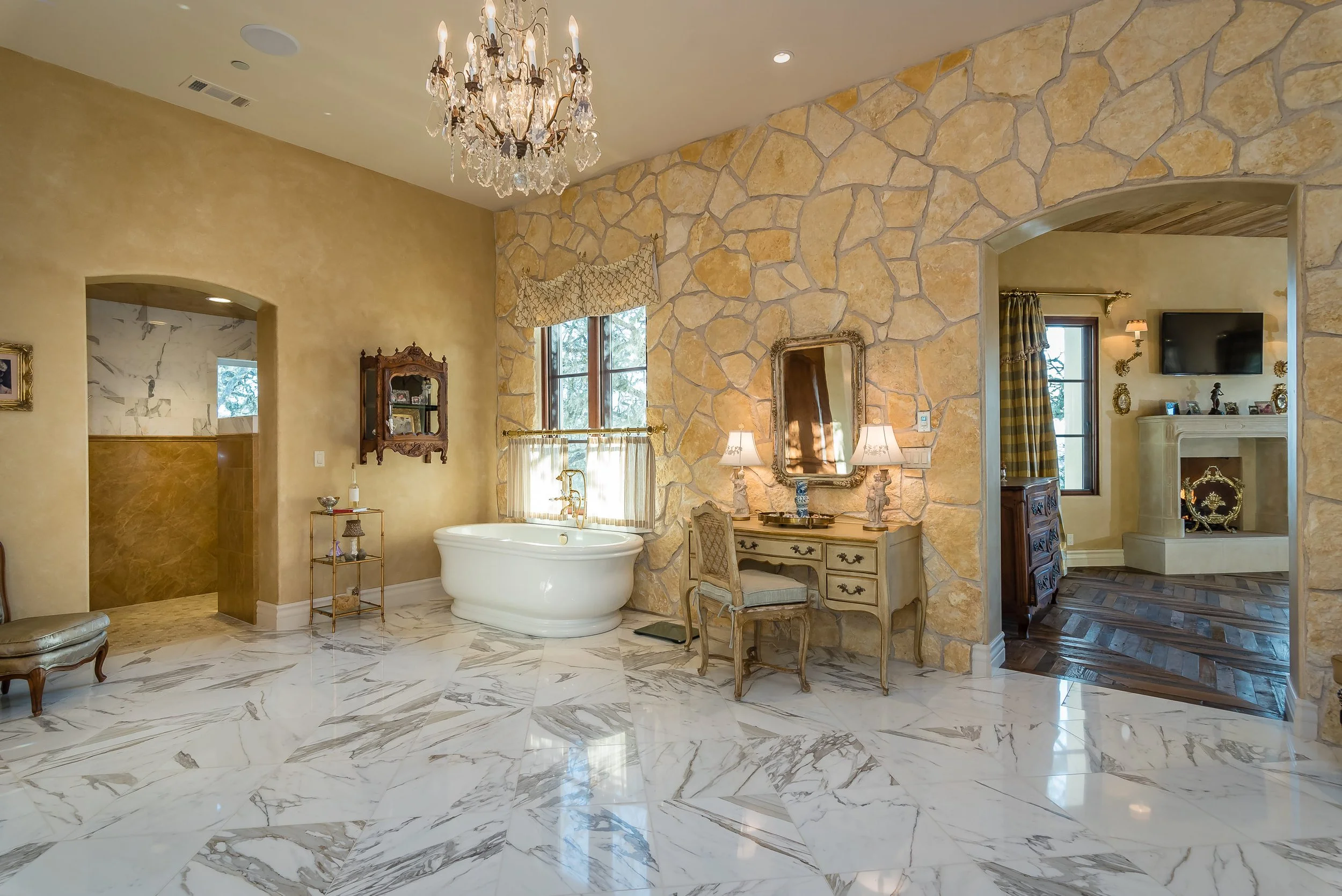 1625 Bunkhouse Ct Templeton CA-print-028-39-Master Suite-3000x2003-300dpi.jpg