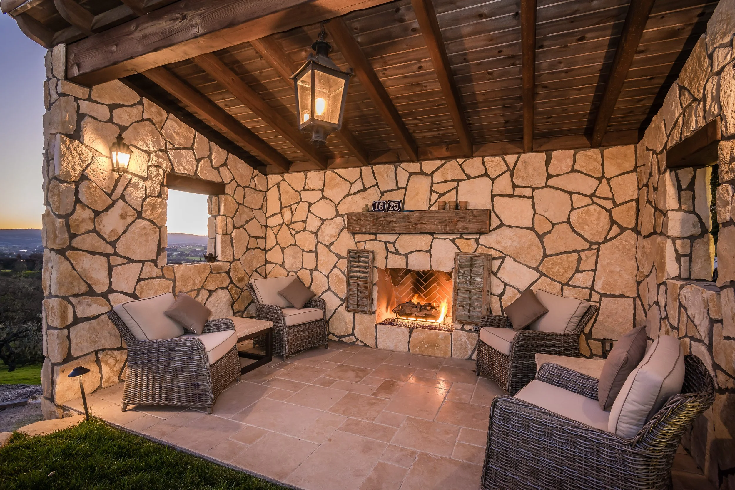 1625 Bunkhouse Ct Templeton CA-print-052-22-Lanai-3000x2002-300dpi - Copy.jpg