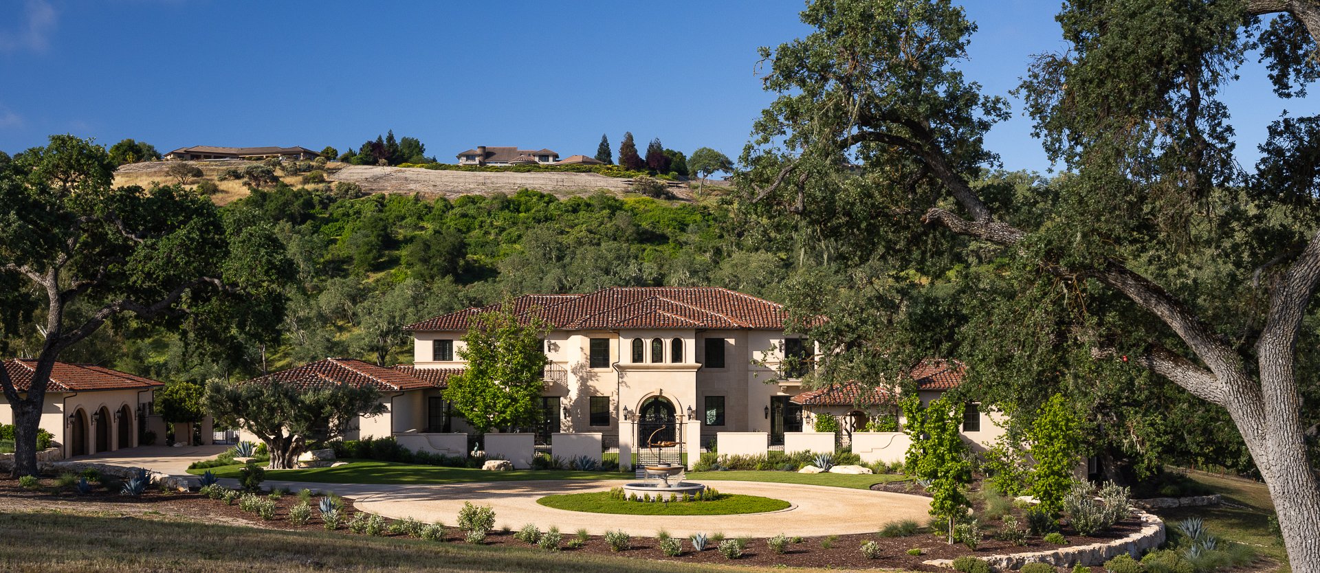 CUSTOM HOME BUILD
