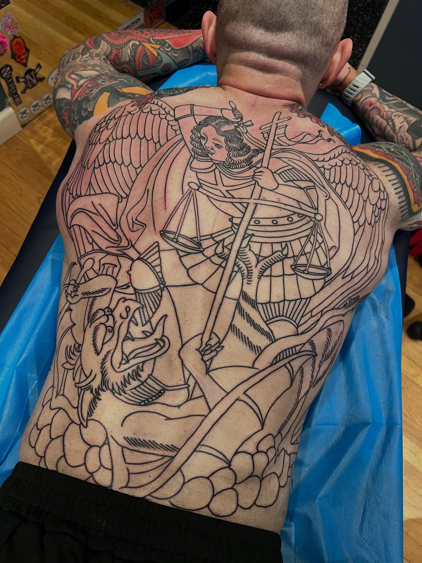 I make a ton of tattoos so here are some 🆒 ones I really enjoyed making on some really 🆒 folks. If you want to appear in the 🆒 photo dump, click the booking link in my bio to join the ranks of the 🆒