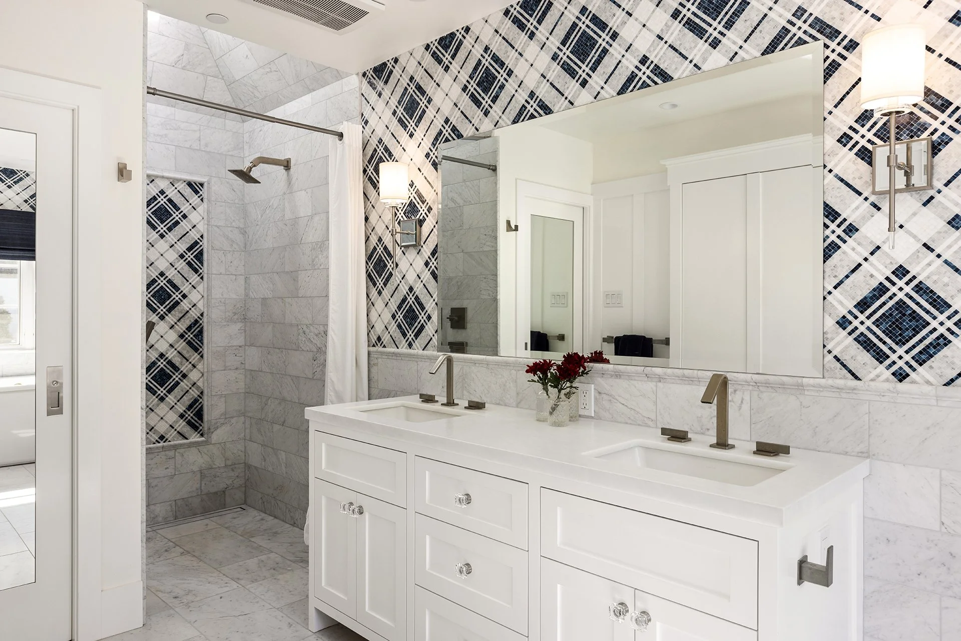 Ontare - room 1-1 bath.jpg