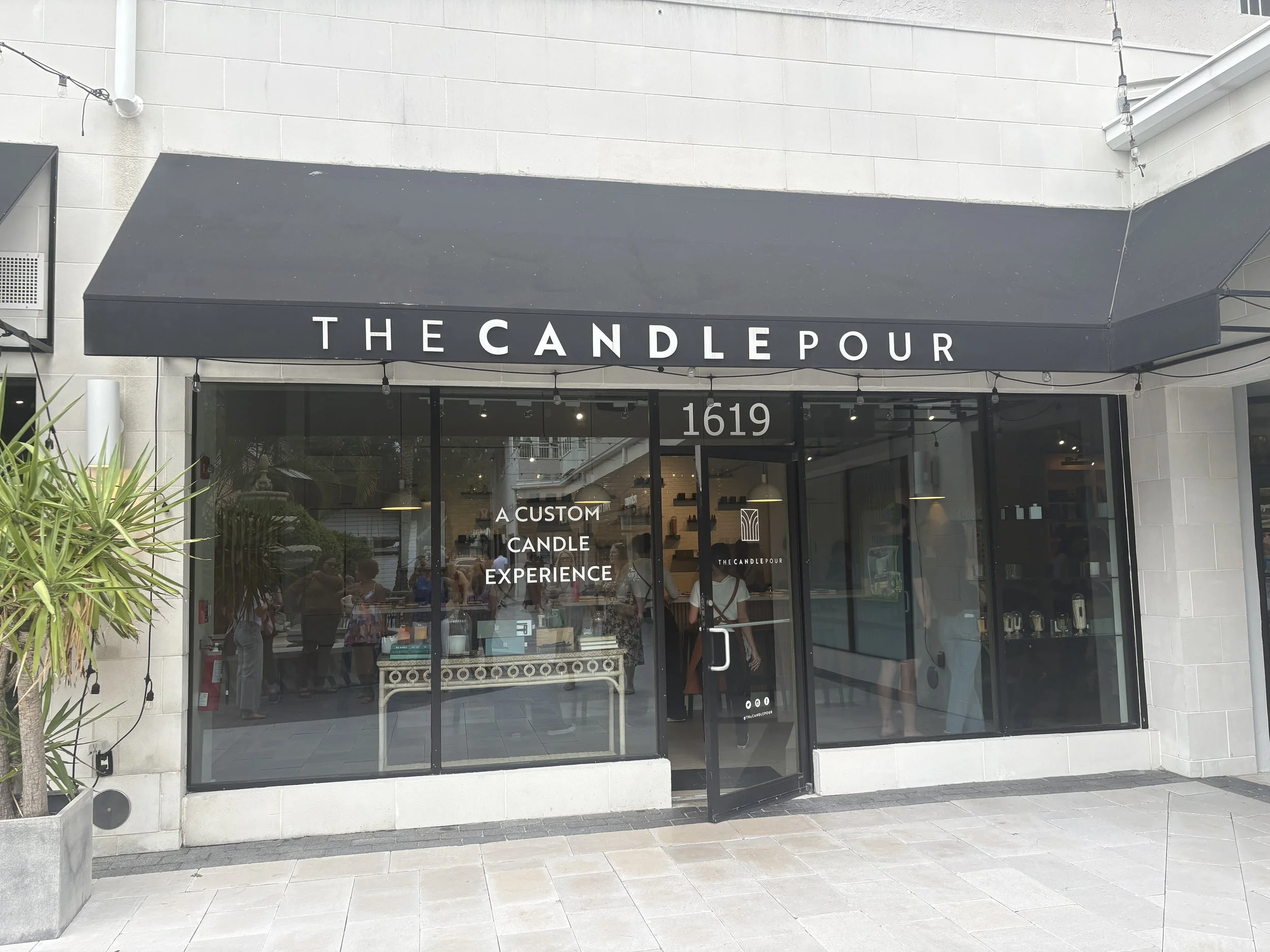 candle pour sign.jpeg