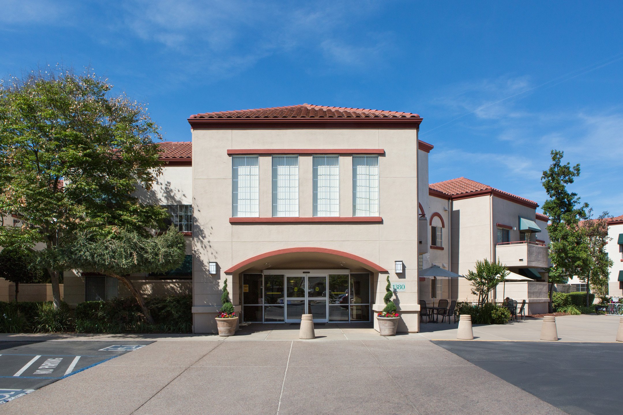 Plaza Del Sol Senior Independent Living