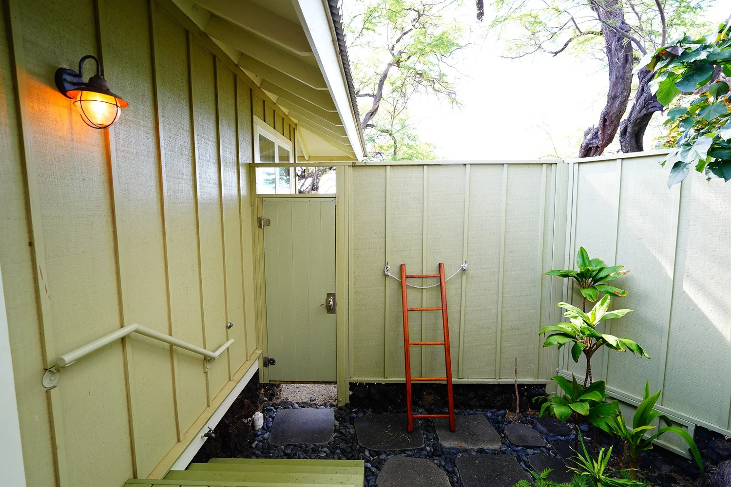 Lava Lava Beach Club Cottages photoshoot — HWI05490.jpg