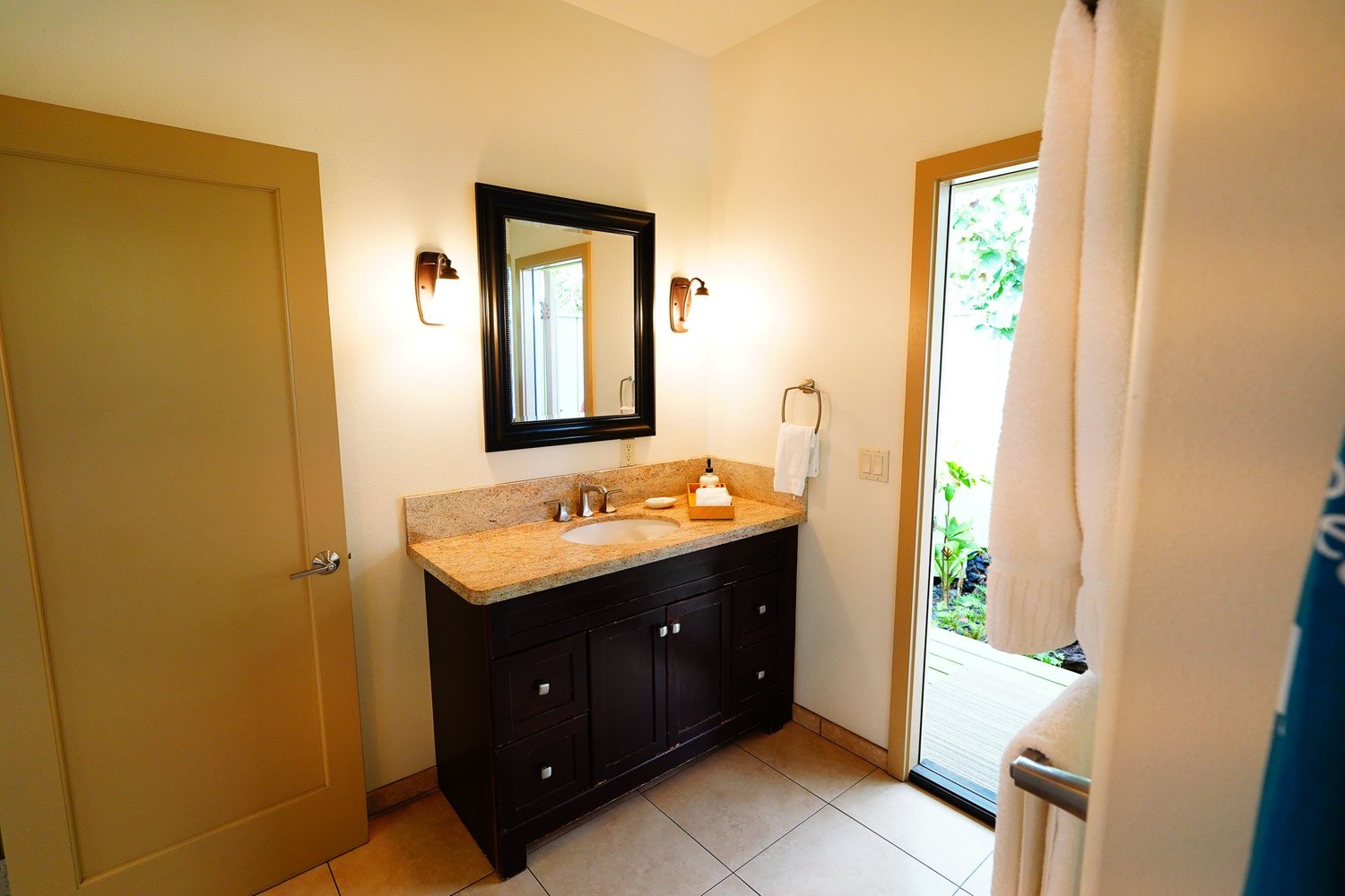Lava Lava Beach Club Cottages photoshoot — HWI05484.jpg