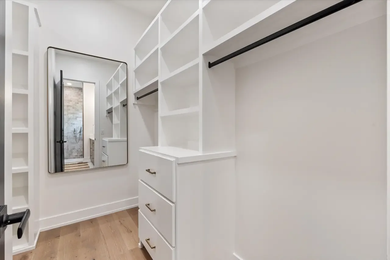 custom closet built in 