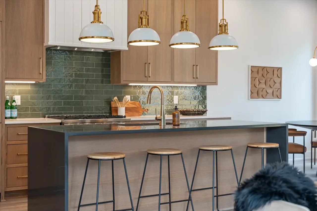 backsplash with shiplap hood vent 