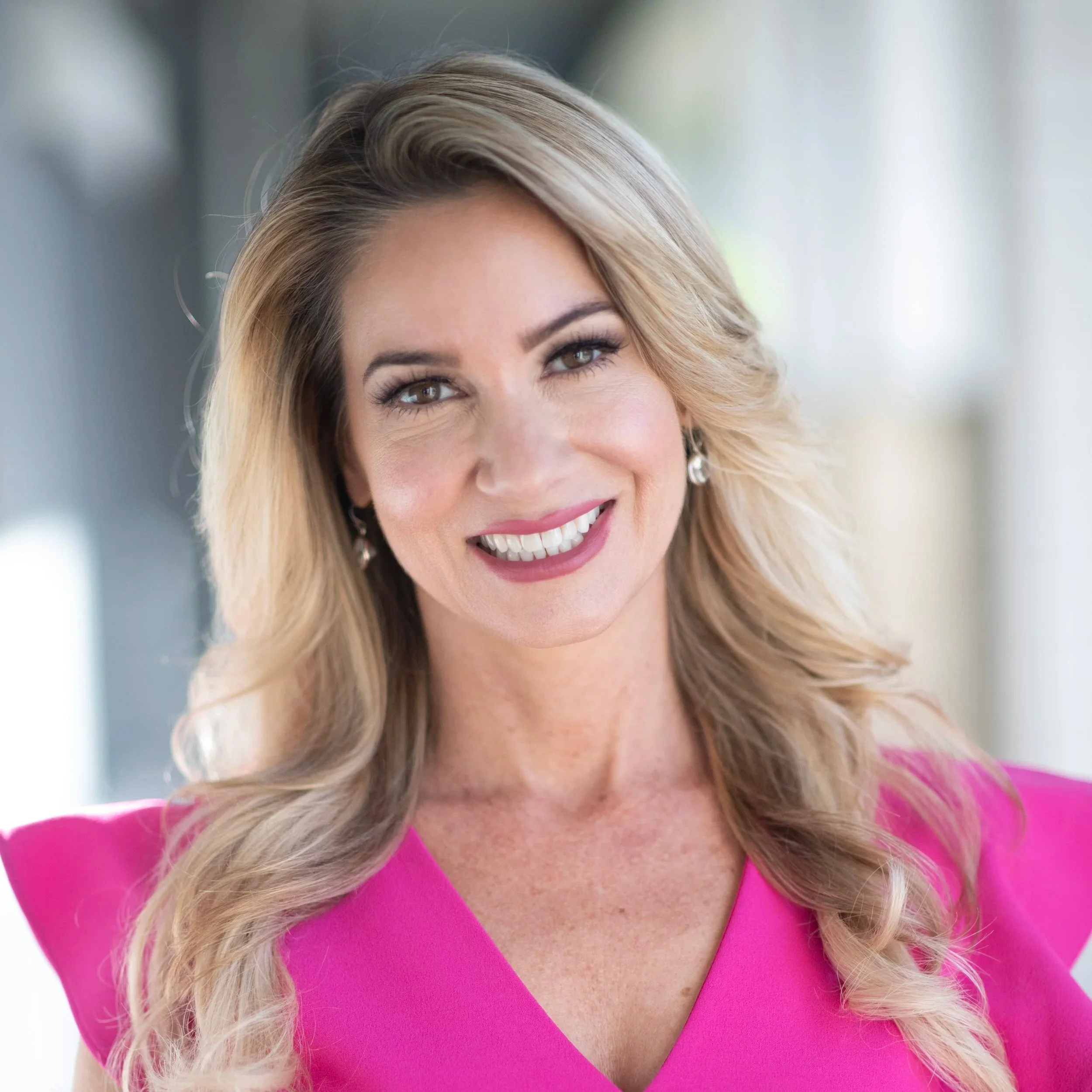 Antonia, Live Selling Coach, helping Live Sellers make money at home.