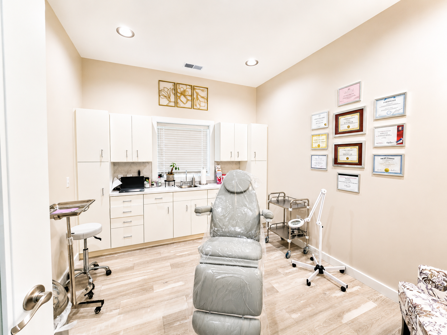 08_EXAM ROOM copy.jpg