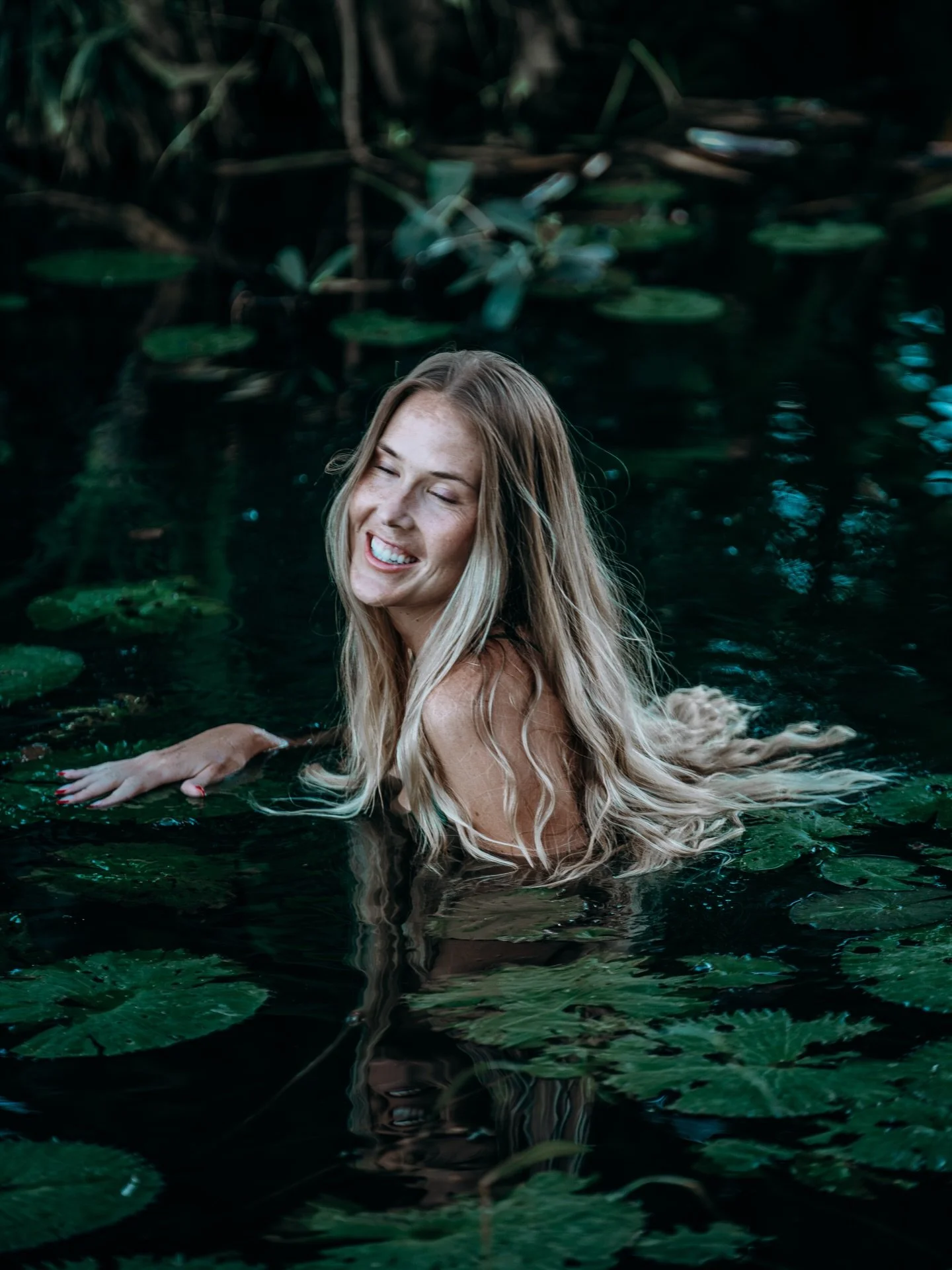 We wrapped up Rachel&rsquo;s portrait session at this hidden tropical pond beyond the banana tree grove. Forever grateful for clients who are open, adventurous, and willing to try unique locations with me!

&bull;
&bull;
&bull;

#oahuportraitphotogra