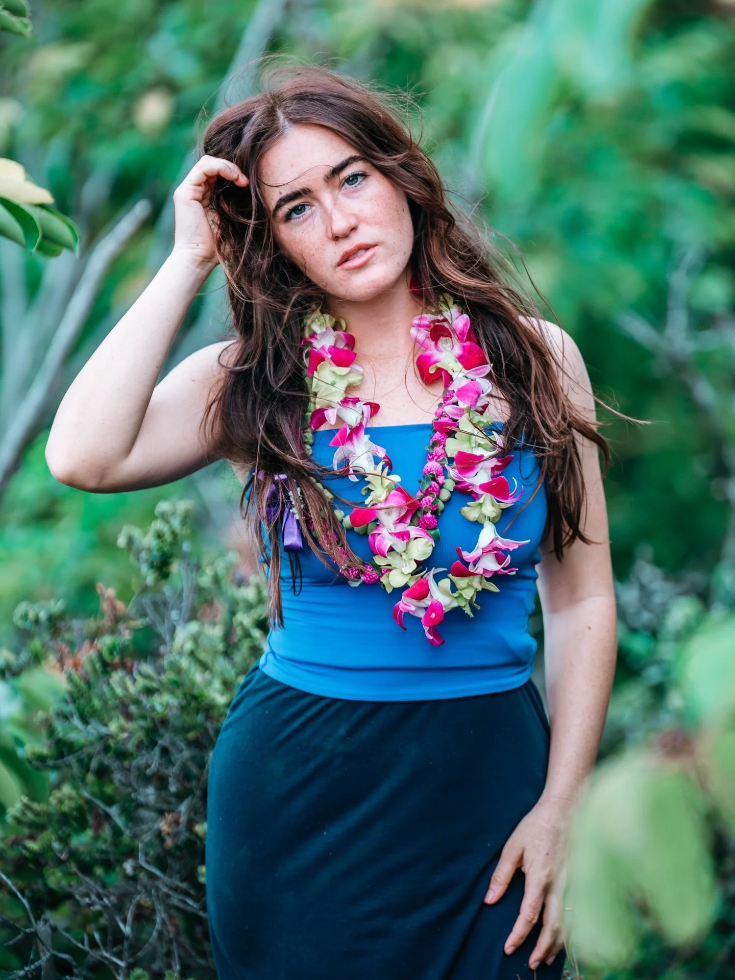 Prepping for a new mountain overlook shoot today reminded me of this one I did a little while back and how much I loved exploring some secluded mountain-top greenery too ☺️ 

&bull;
&bull;
&bull;

#oahuportraitphotographer #hawaiiportraitphotographer