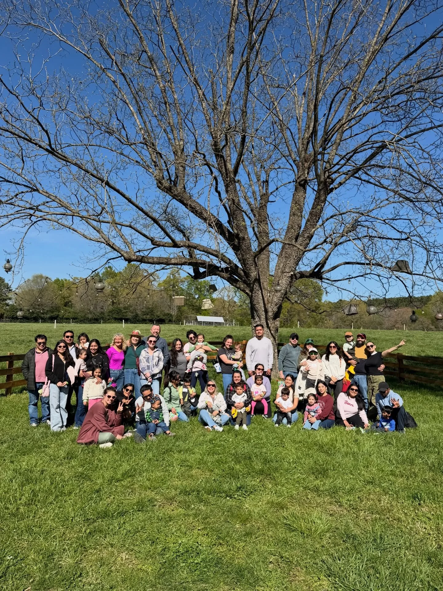 Peque&ntilde;os Granjeros 🚜🪴🐮

Sunday was full of little hands in the soil, feeding our farm friends, learning new Spanish words, and families slowing down together. Gracias 🤍

Thank you to Green Leaf Farms and every family who made this day so s