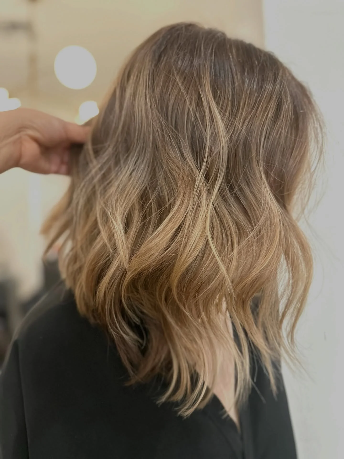 Stunning lived-in color by Vanessa! Yearning for a customized consultation, unhurried appointment and hair that you love? Book your spot through the link in our bio. 🫶🏻🪴