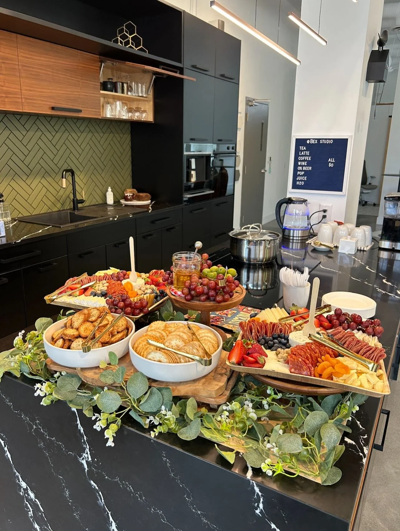 A multi-dimensional grazing table to match the beauty of this showroom. We love the design community 💌