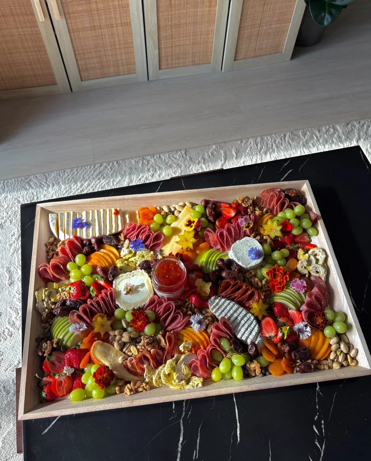 ‼️We have officially added larger charcuterie boards to the site‼️

&nbsp;&nbsp;&nbsp;&nbsp;&bull;&nbsp;&nbsp;&nbsp;&nbsp;Large (26 x 18): Feeds 20&ndash;25
&nbsp;&nbsp;&nbsp;&nbsp;&bull;&nbsp;&nbsp;&nbsp;&nbsp;Medium (18 x 12): Feeds 10&ndash;12

Bu