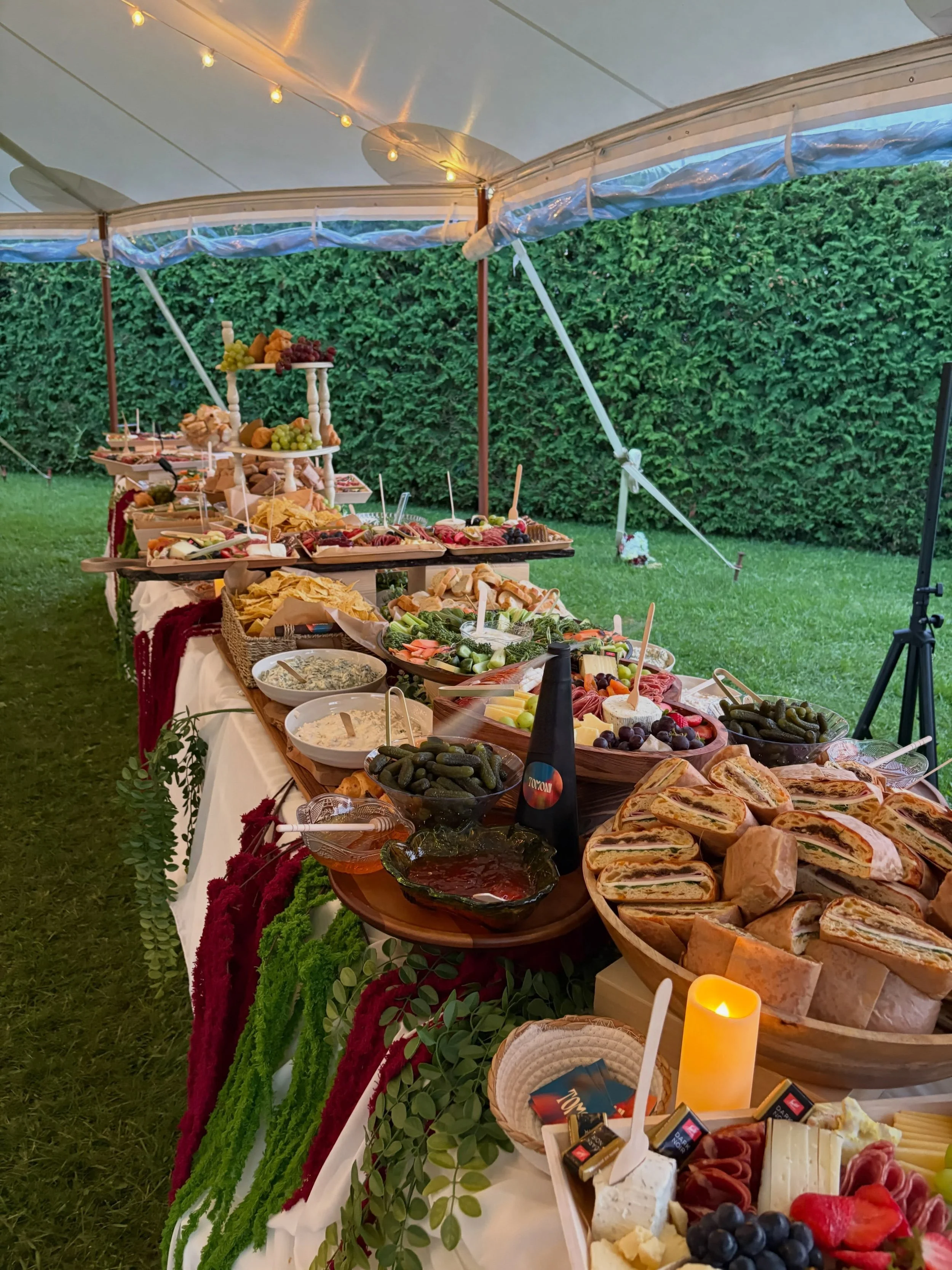 Congratulations to the Buske's ✨🥂 

Our first wedding as Tomoni and the largest grazing table we've ever done 🤠 Our last wedding was in 2023 and I'm in awe of how far we've come. Yes, our systems are way more refined and optimized however, I never 