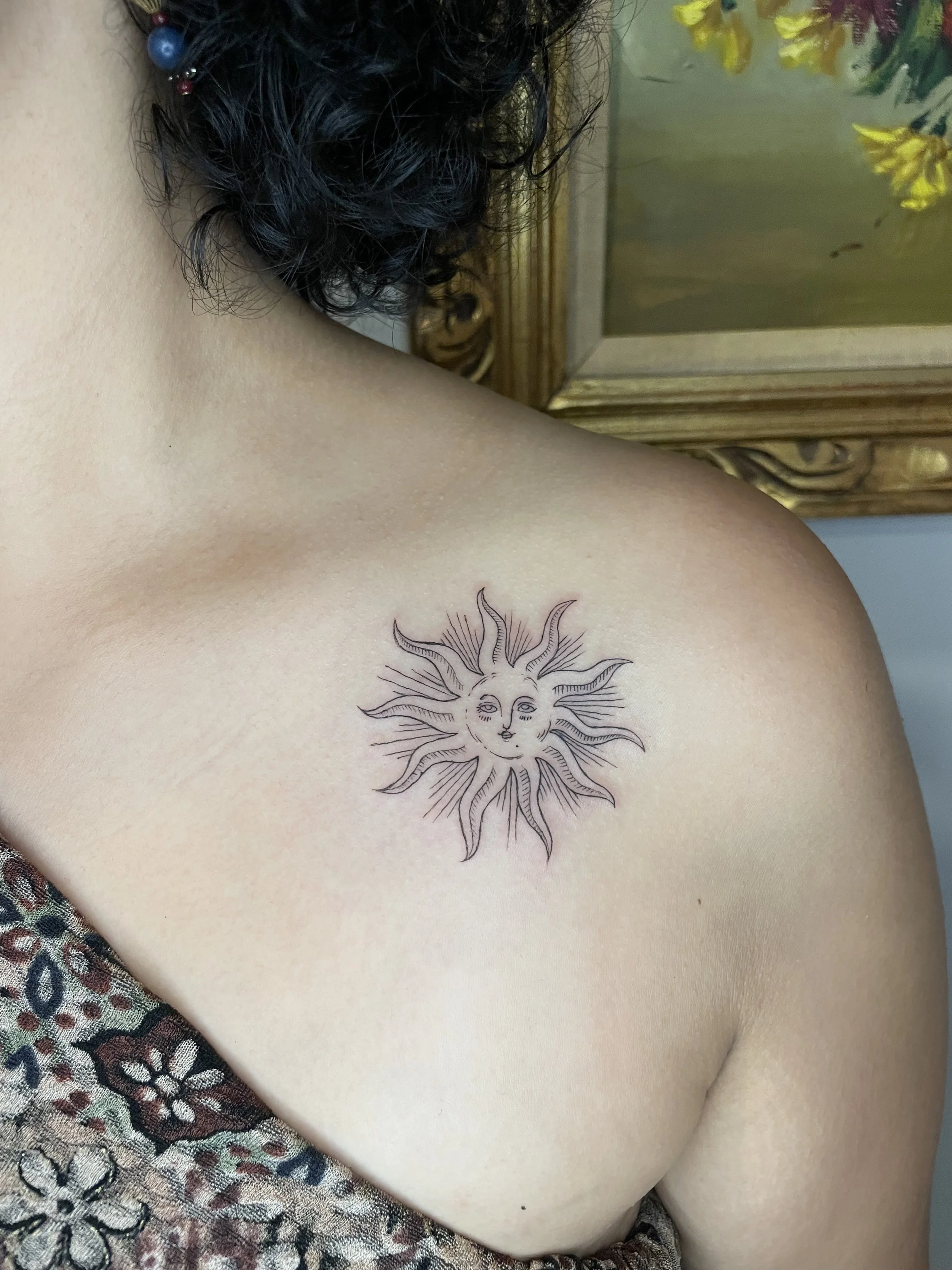 shoulder sun - bella.jpg