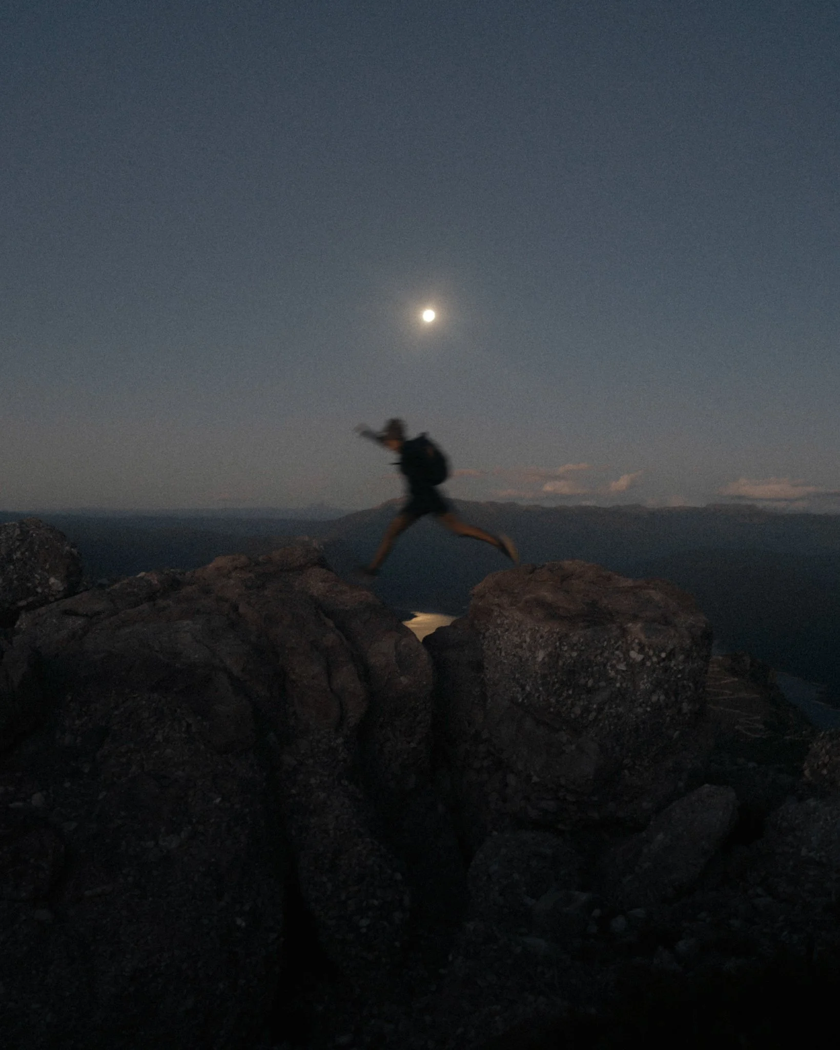 AR409919-Edit (4).jpg