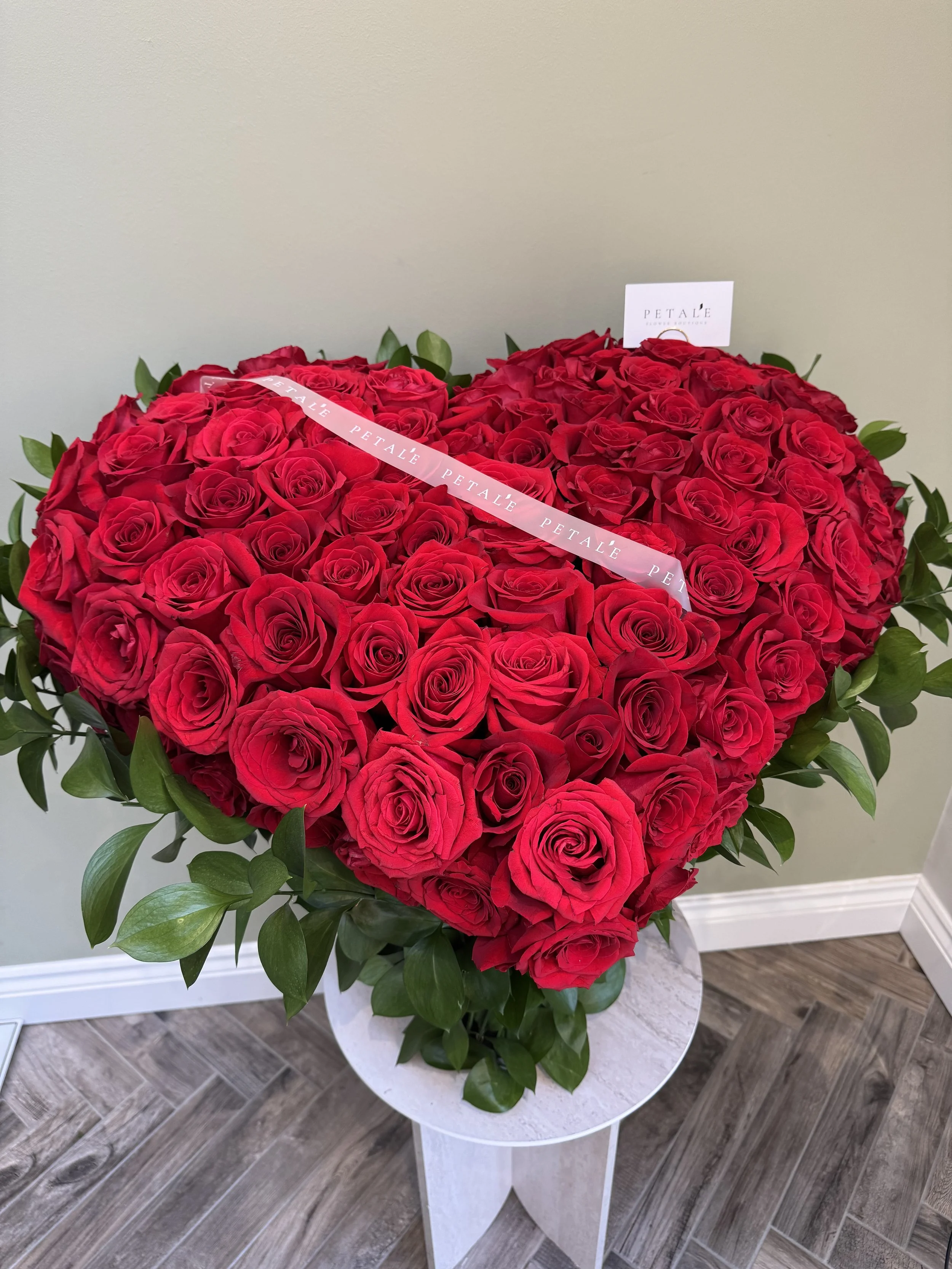 Eternal Heart - Red Roses Heart Stand