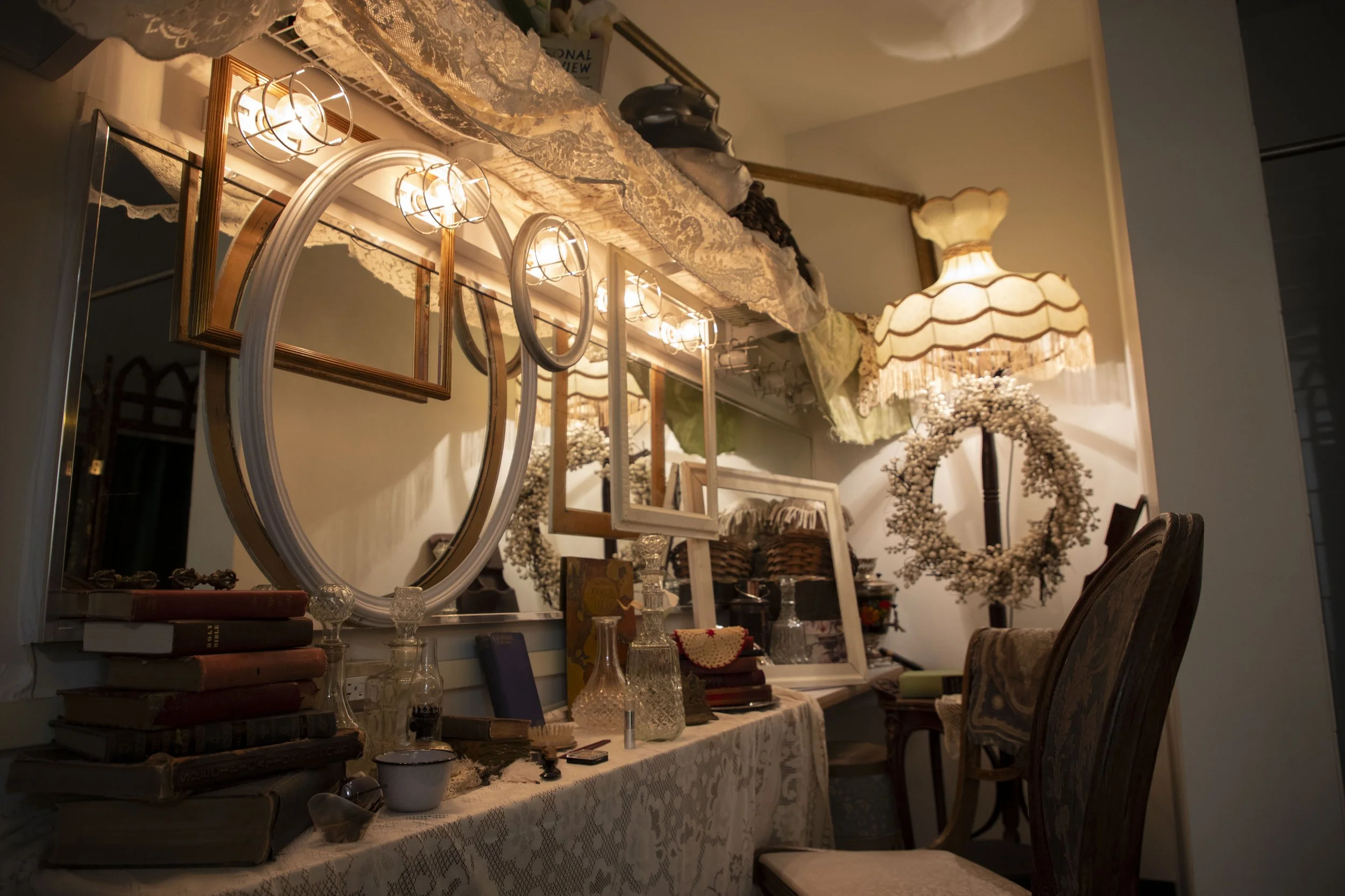 DRESSING ROOM_10.JPG