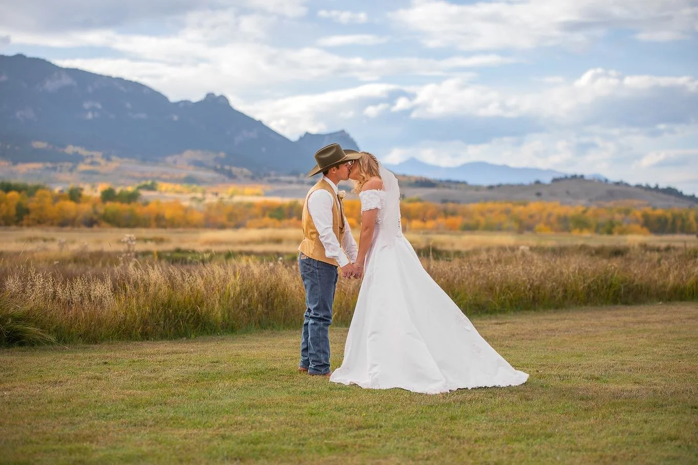 I cannot wait to share more pictures from this sweet couple&rsquo;s wedding! ❤️