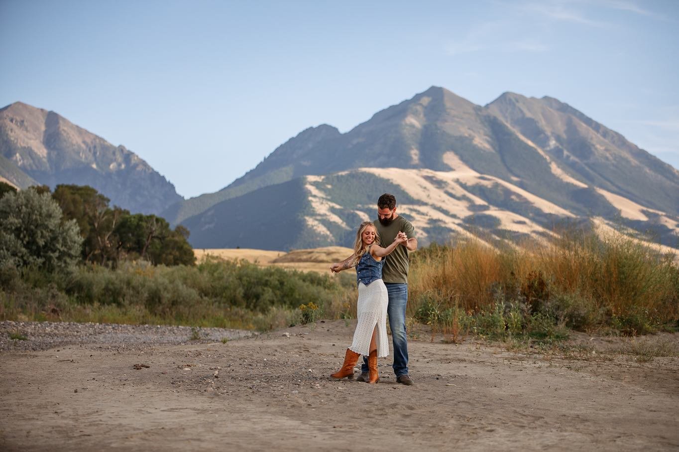 You just can&rsquo;t beat those Montana views! 😩😍
This was such a fun evening with @courtney_bc 📸