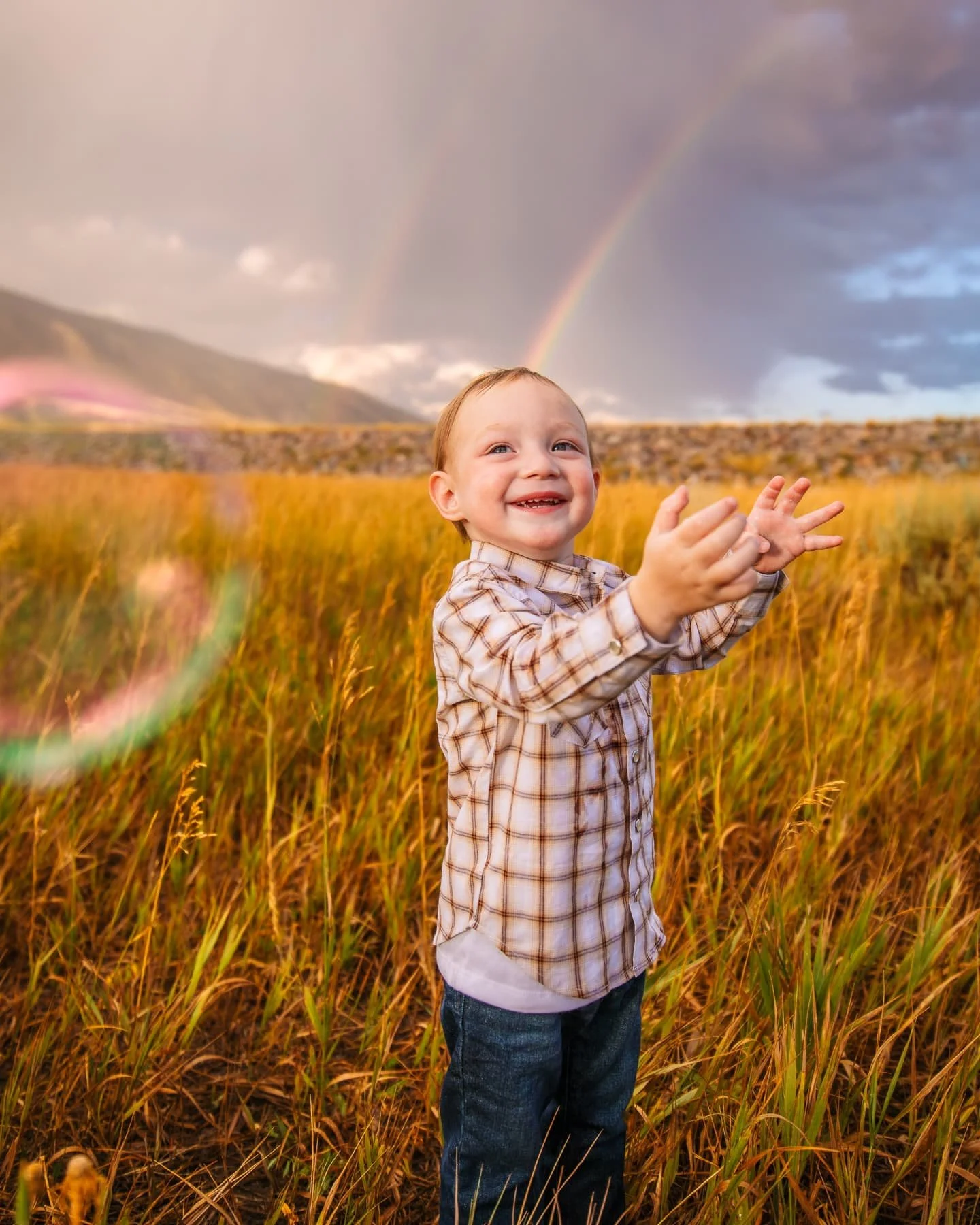 Bubbles AND a double rainbow?! This was such a fun session!
If you know me, you know I LOVE rainbows &amp; that my inner child comes out when I see one. 
 😂⛈️🌈🫧