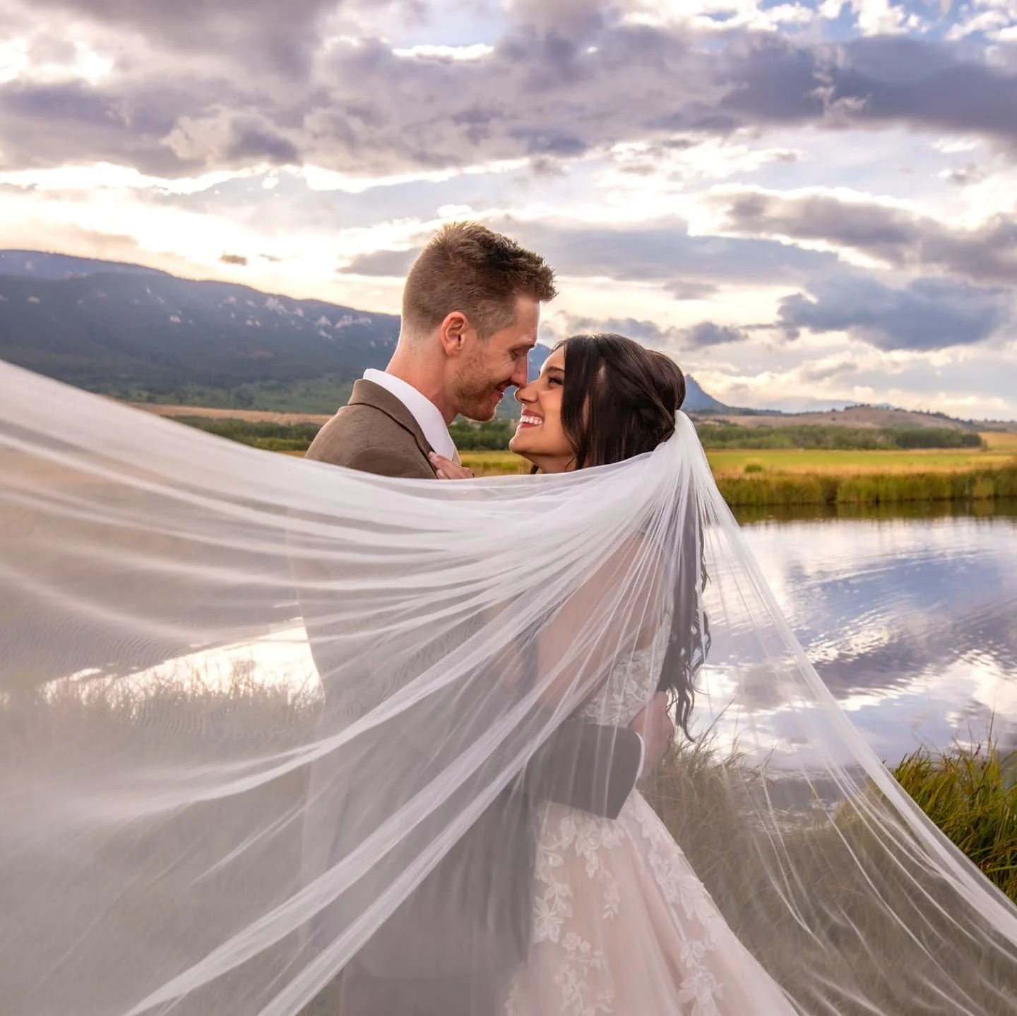 A stunning September wedding✨️

It is always a blast shadowing @entenmannphoto 📸

#rockymtnbride #wyomingphotographer #yellowstone #elopementphotographer #weddingphotographer #codywyoming #codyyellowstone #beartoothmountains