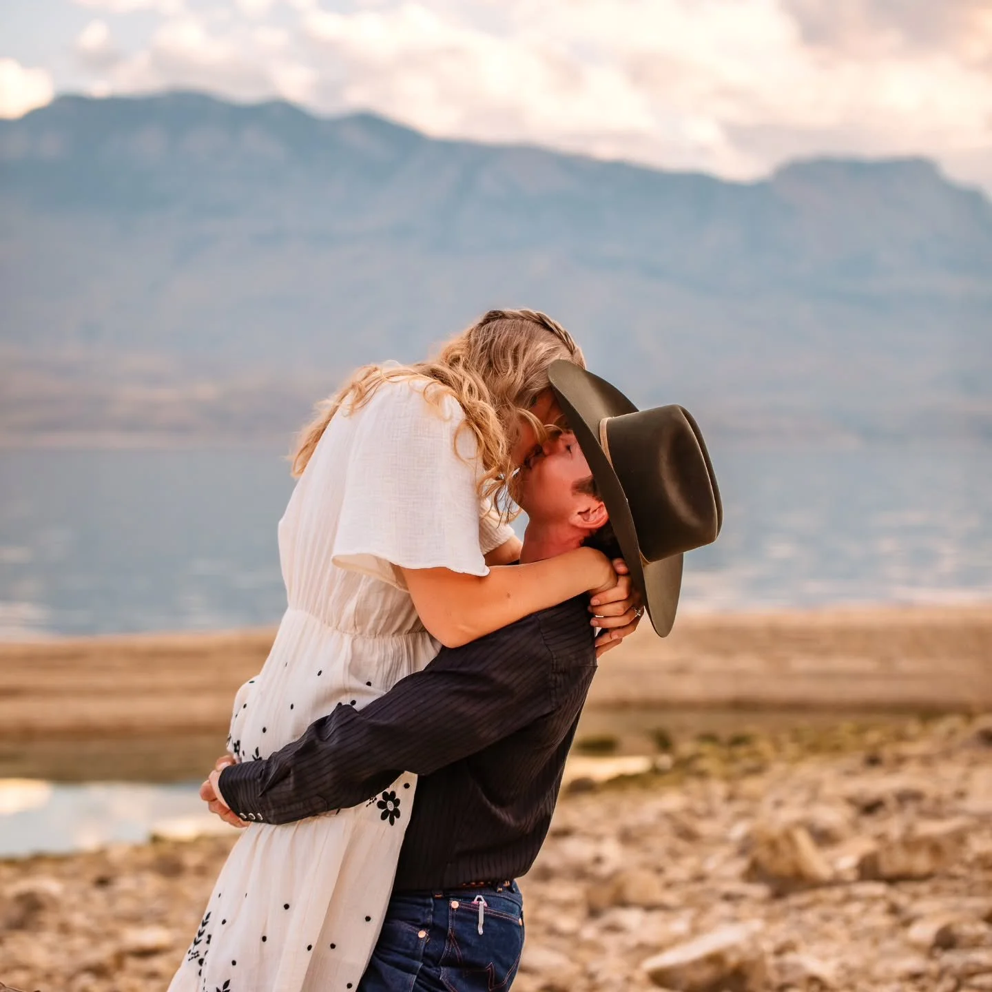 Love this couple and their story. Swipe to see an actual 🩷 shaped ☁️ hanging over them! 🥲
#rockymtnbride #wyomingphotographer #yellowstone #elopementphotographer #weddingphotographer #codywyoming #codyyellowstone #beartoothmountains