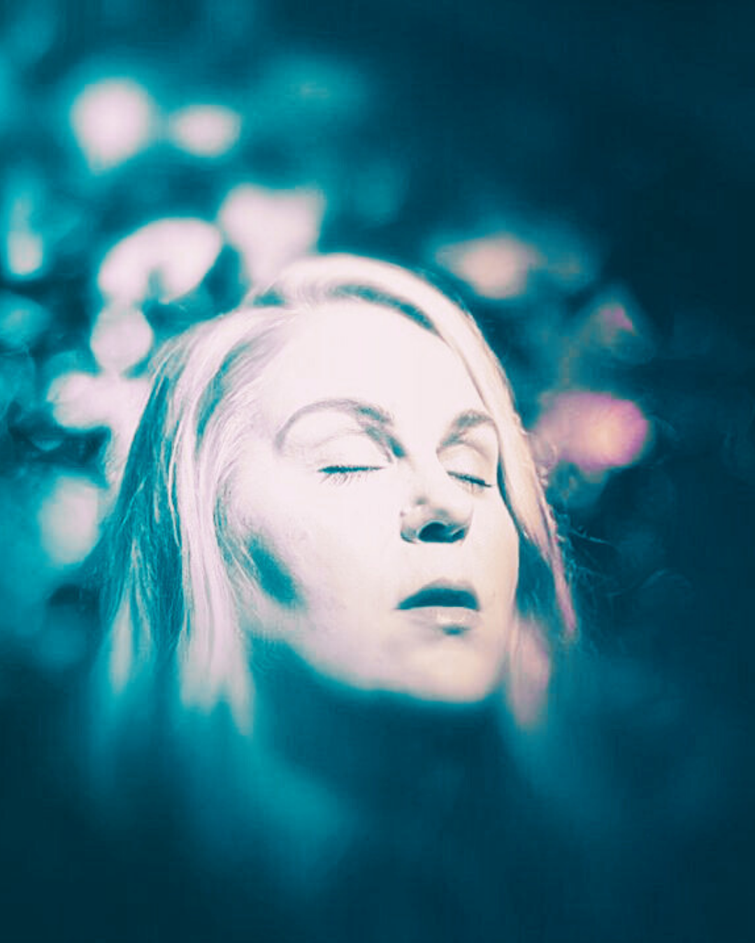 Find your voice, voice coach, confident speaking, confidence on stage, singer, trauma healing, nervous system healing, performance anxiety support