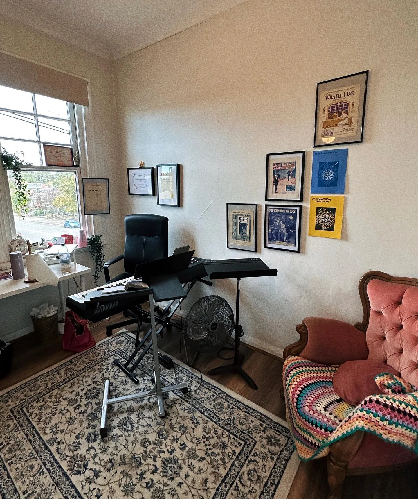 put up some of my cute vintage scores in the studio and she&rsquo;s looking extra cute now💘✨