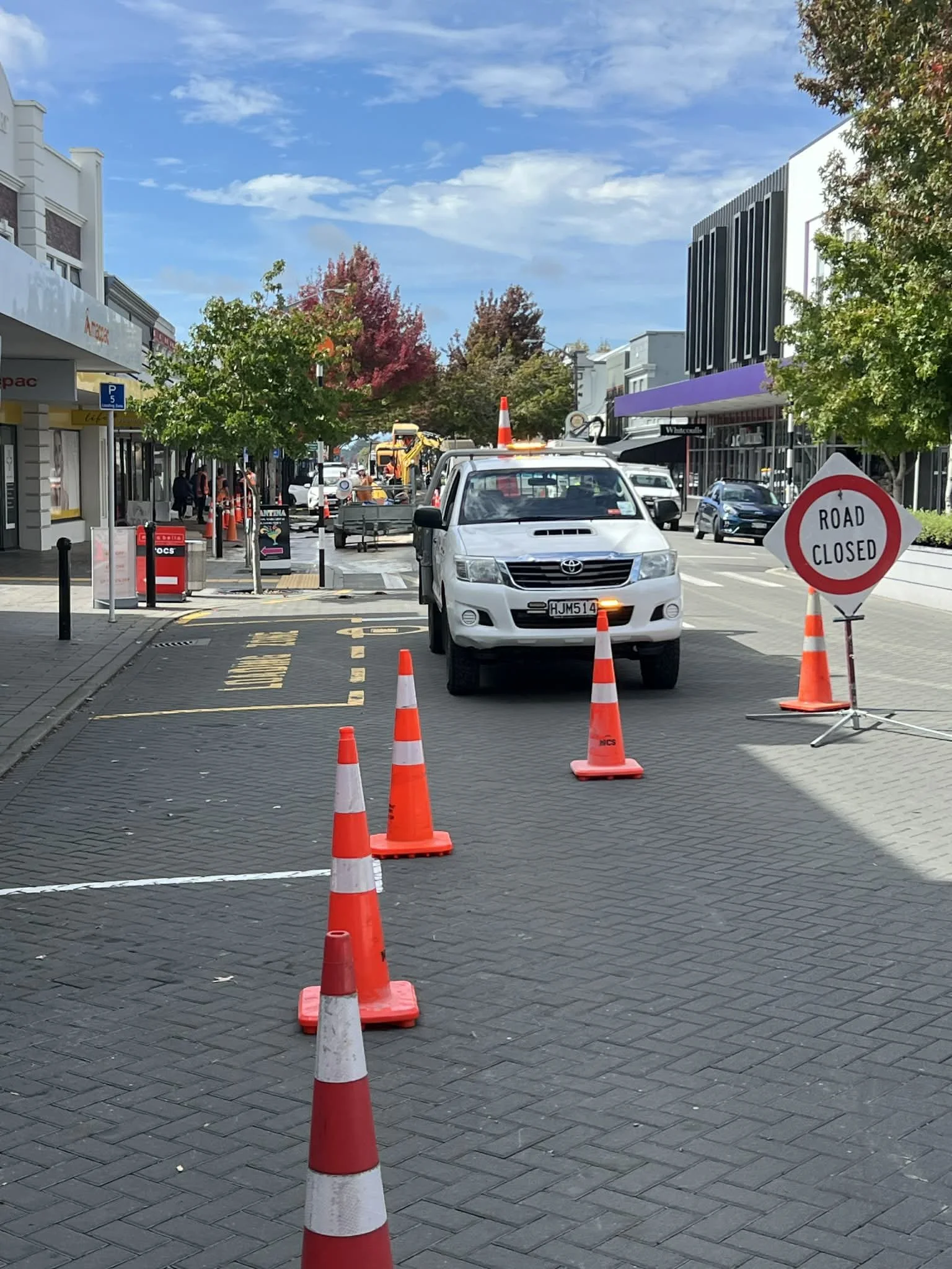 road closed, high st, ute, traffic, road cones, rangiora, farmers, water, utility, pipes