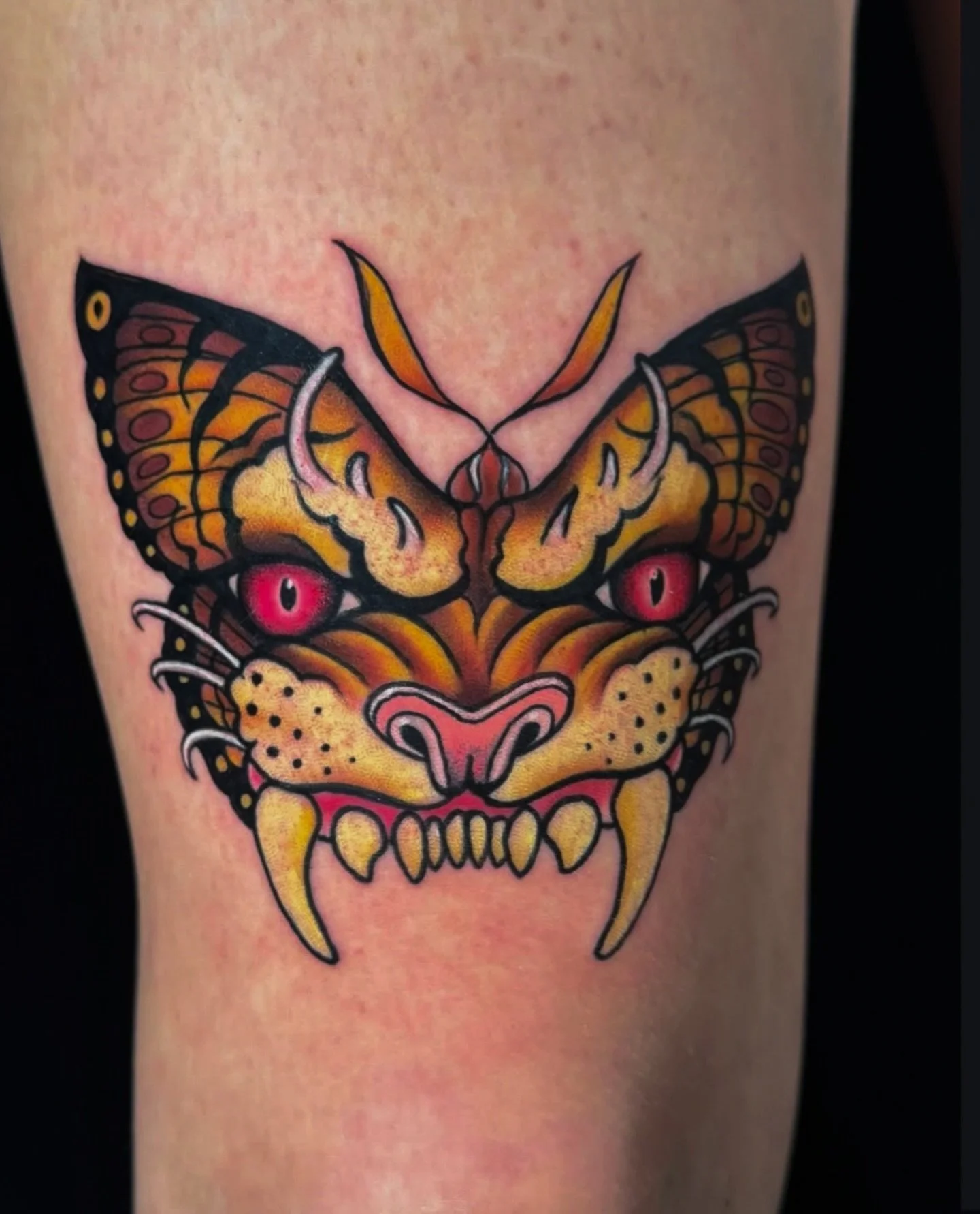 Check out this rad piece done by our resident artist @joshsimpson503 

Message him or here directly to book!

#tattoo #tradtattoo #vellumstudios #simivalleytattoo