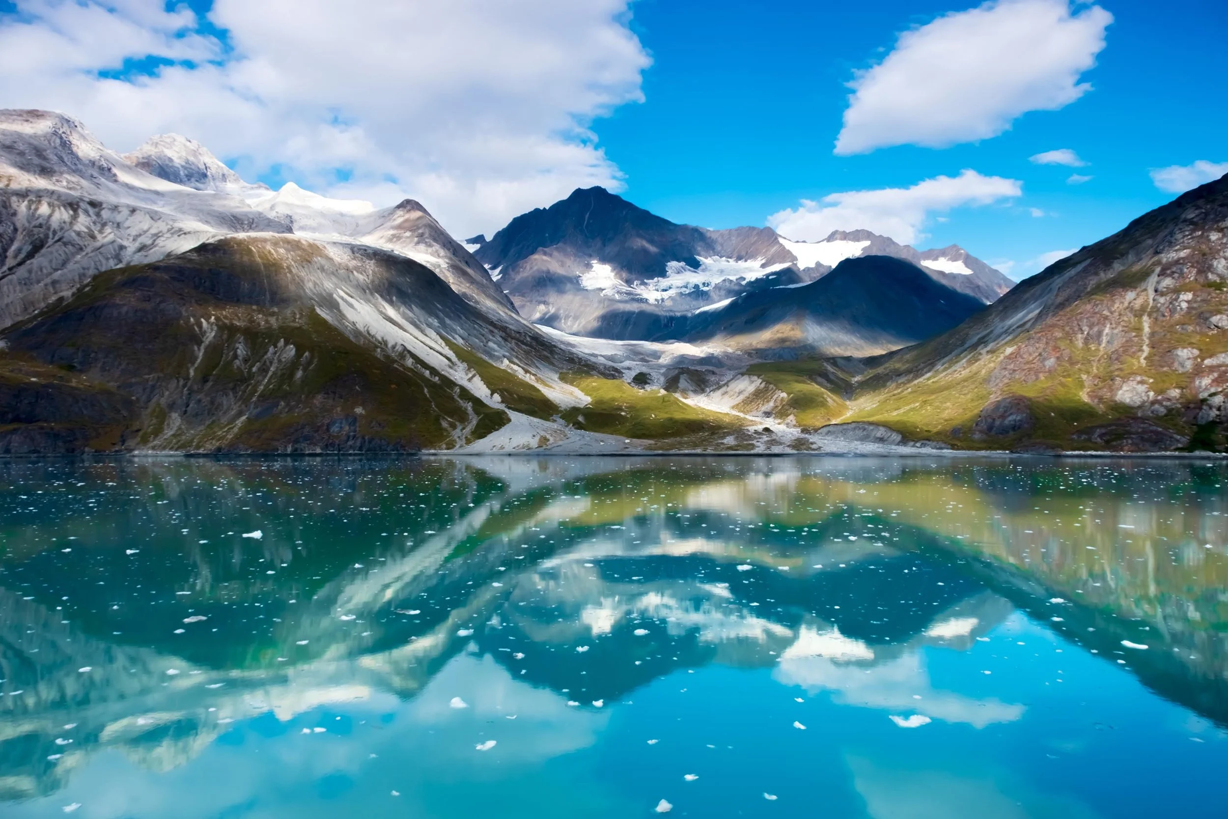 Alaska in Summer vs Winter: Which Season is Right for You?