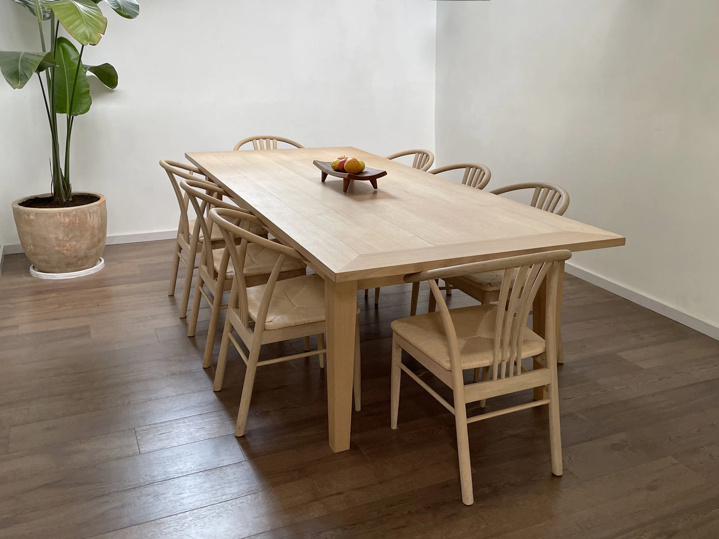 Nick_Campbell_design_Dining_Table_1.jpg