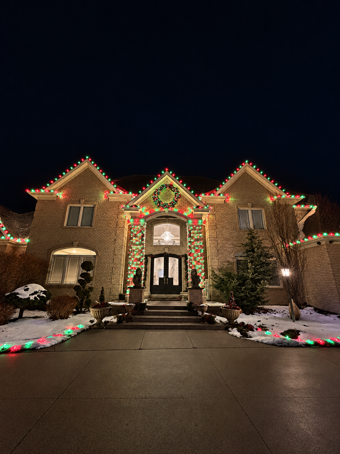 Phee front door lights.png