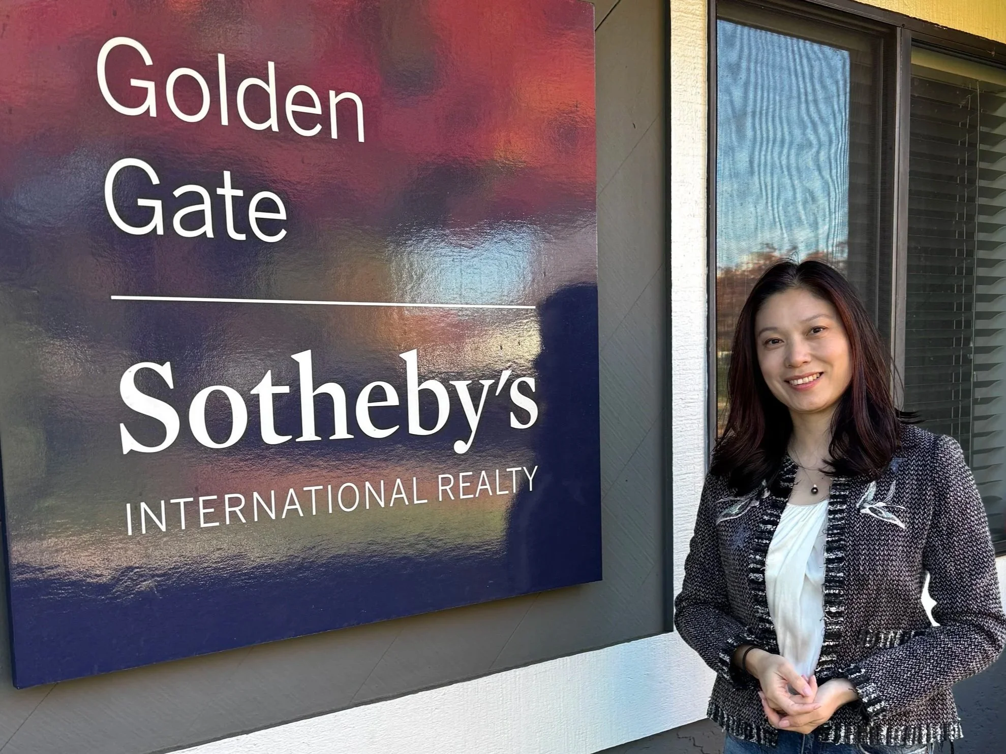 Fang Yuan, an English- and Mandarin-speaking luxury real estate agent at Golden Gate Sotheby’s International Realty in Los Altos, serving home sellers in Palo Alto, Atherton, Los Altos Hills, Woodside, and Portola Valley.
