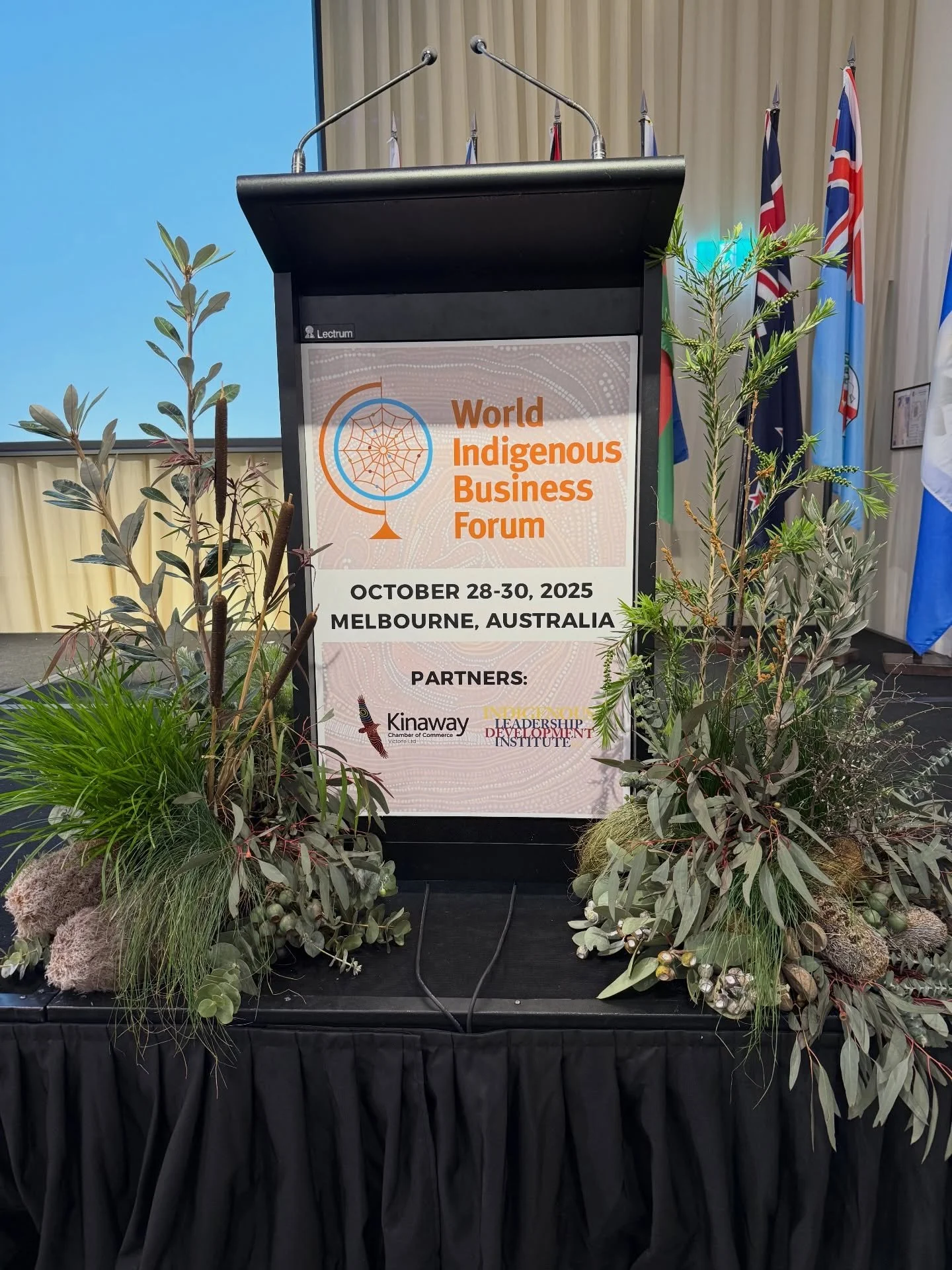 Stage piece for the World Indigenous Business Forum. 🪃

This particular piece is made up of potted grasses, fluffy banksias, grass tree spikes, fragrant Eucalyptus and tall foliage. This event went over several days so it was really important for th