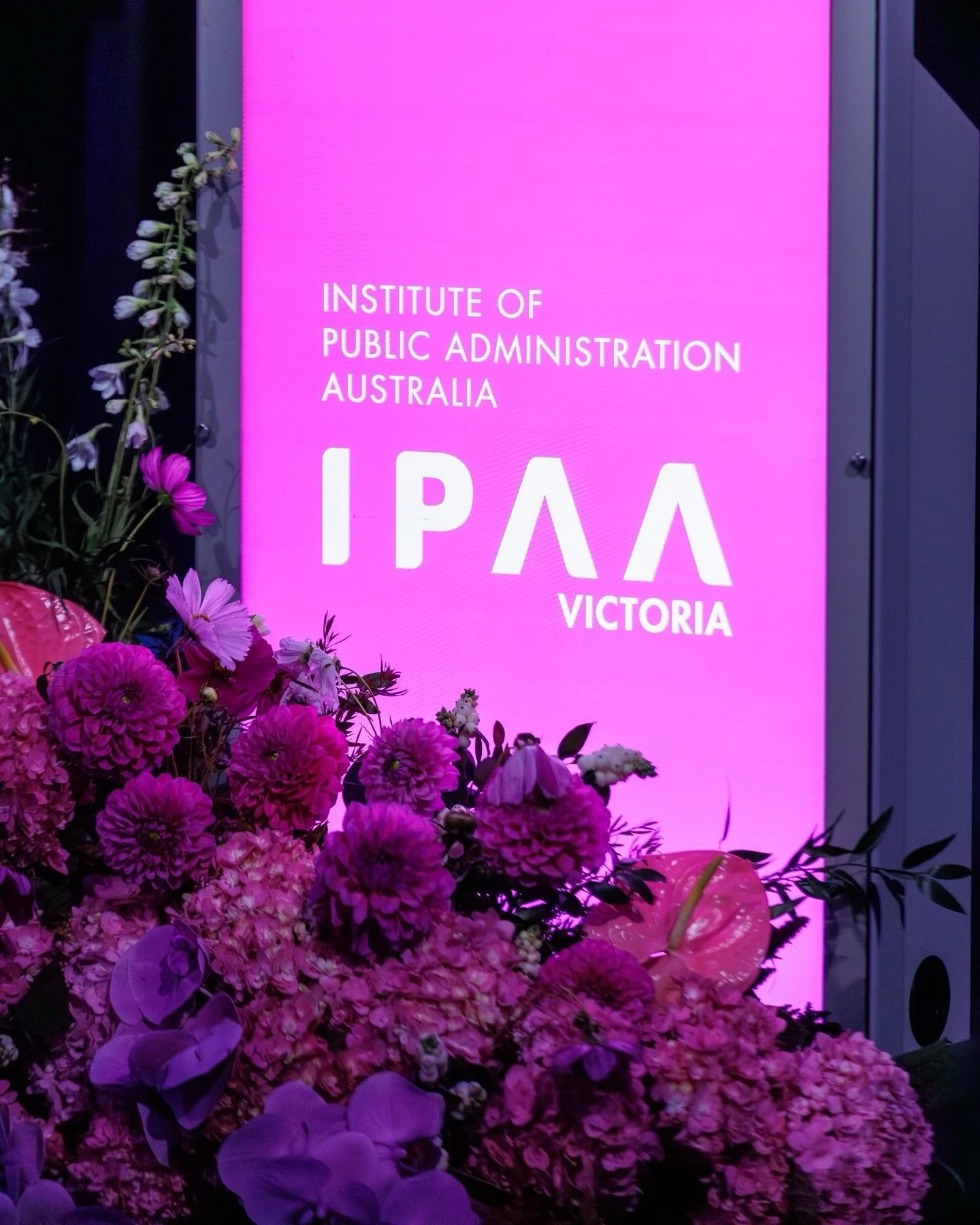 Stage installation for IPAA Victoria 🌸

From large corporate galas to intimate client meetings, Hello Hydie can provide floral styling for all corporate events.