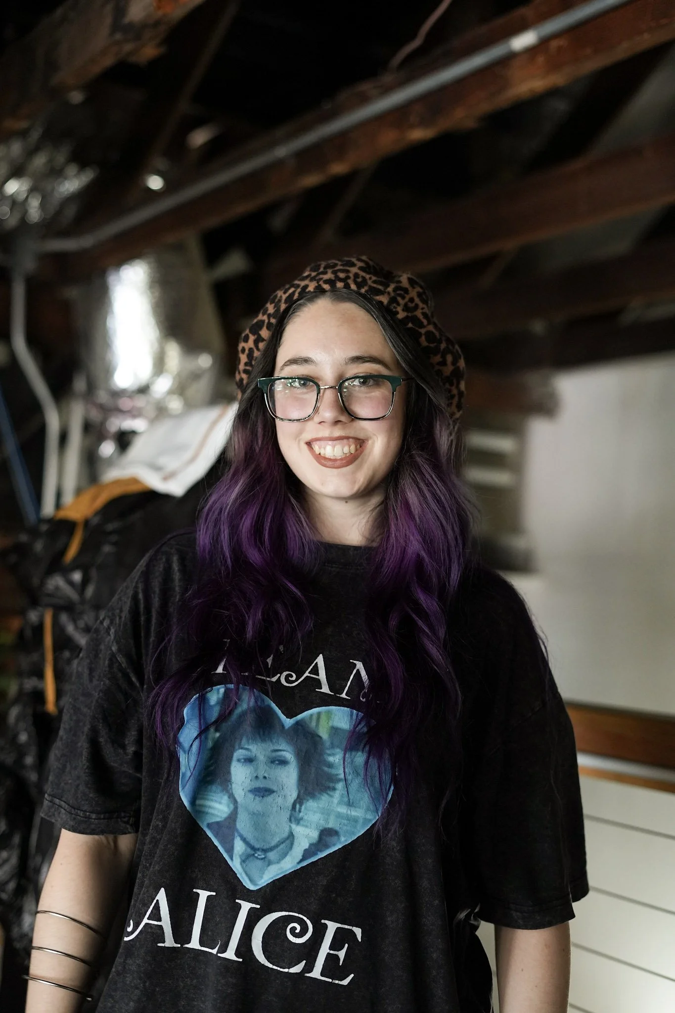 10-CA304349.jpg