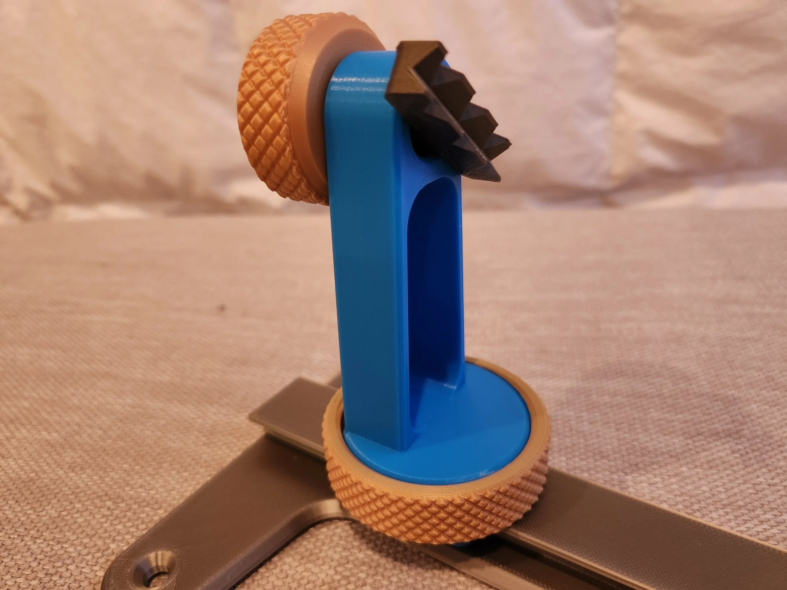 adjustable-pcb-holder-tool-159336-02.jpg
