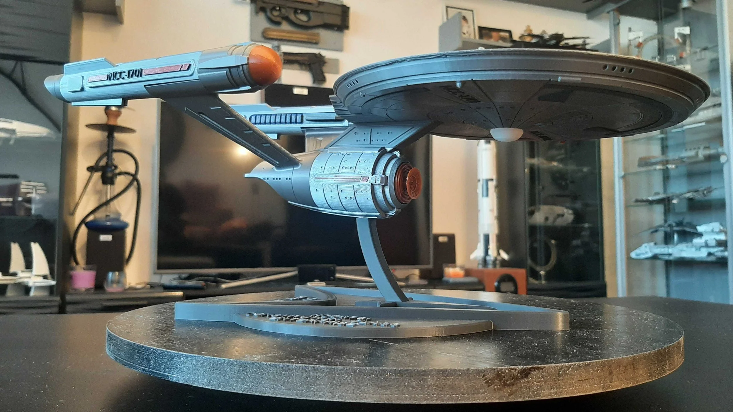 enterprise-constitution-class-76482-05.jpg