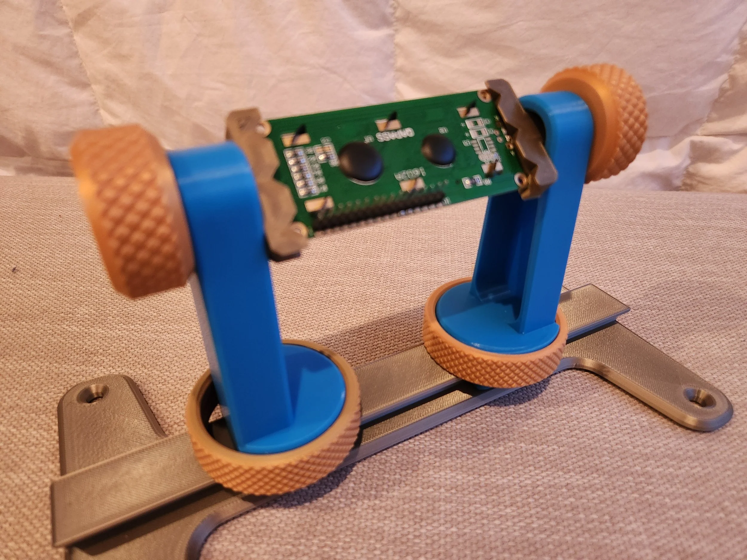 adjustable-pcb-holder-tool-159336-04.jpg